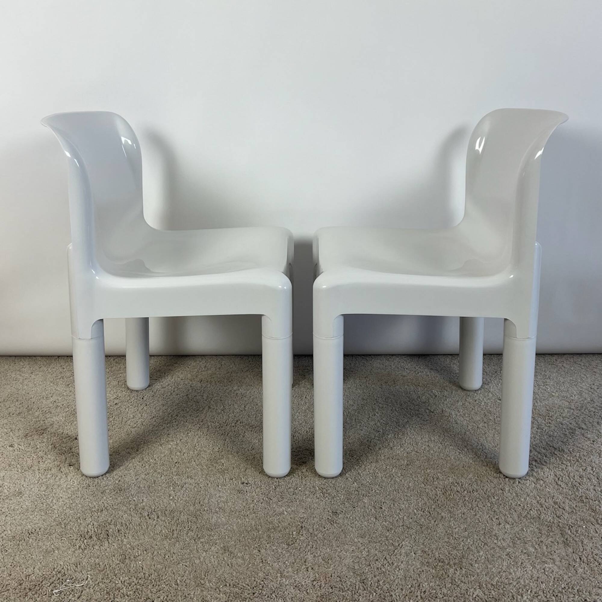Pair of Glossy White Chairs Kartell 4875 by Carlo Bartoli, 1980s