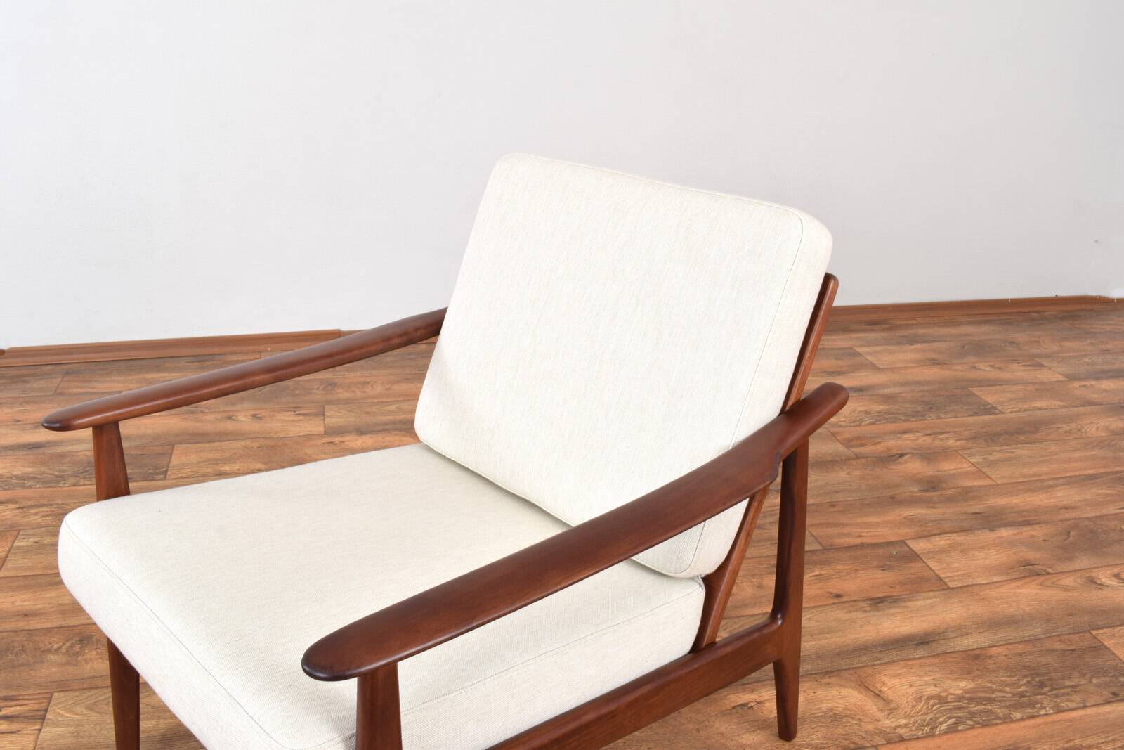 Mid-Century Danish Wood & Linen Lounge Chairs, Set of 2, 1960s.