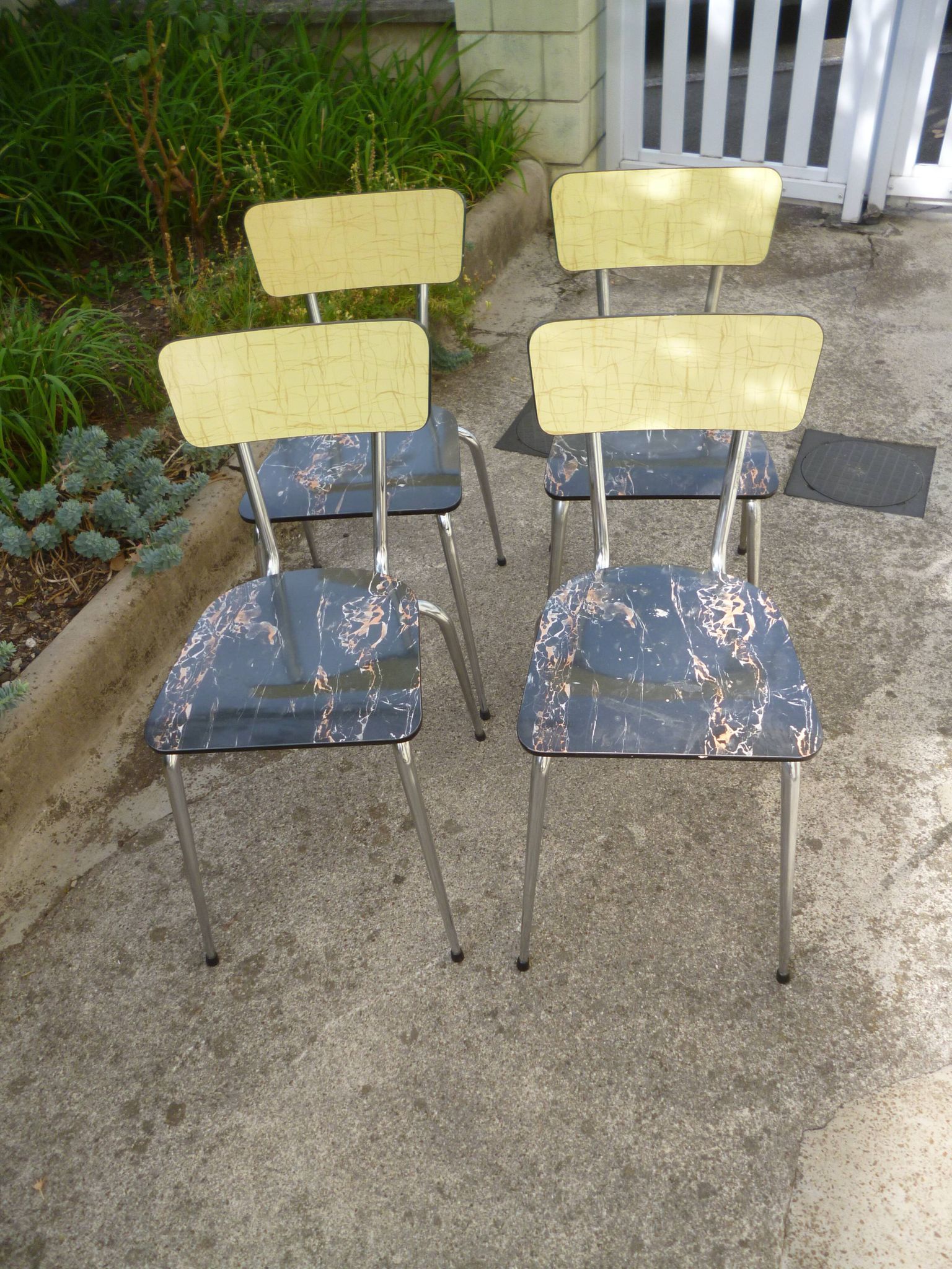4 formica chairs with chrome legs