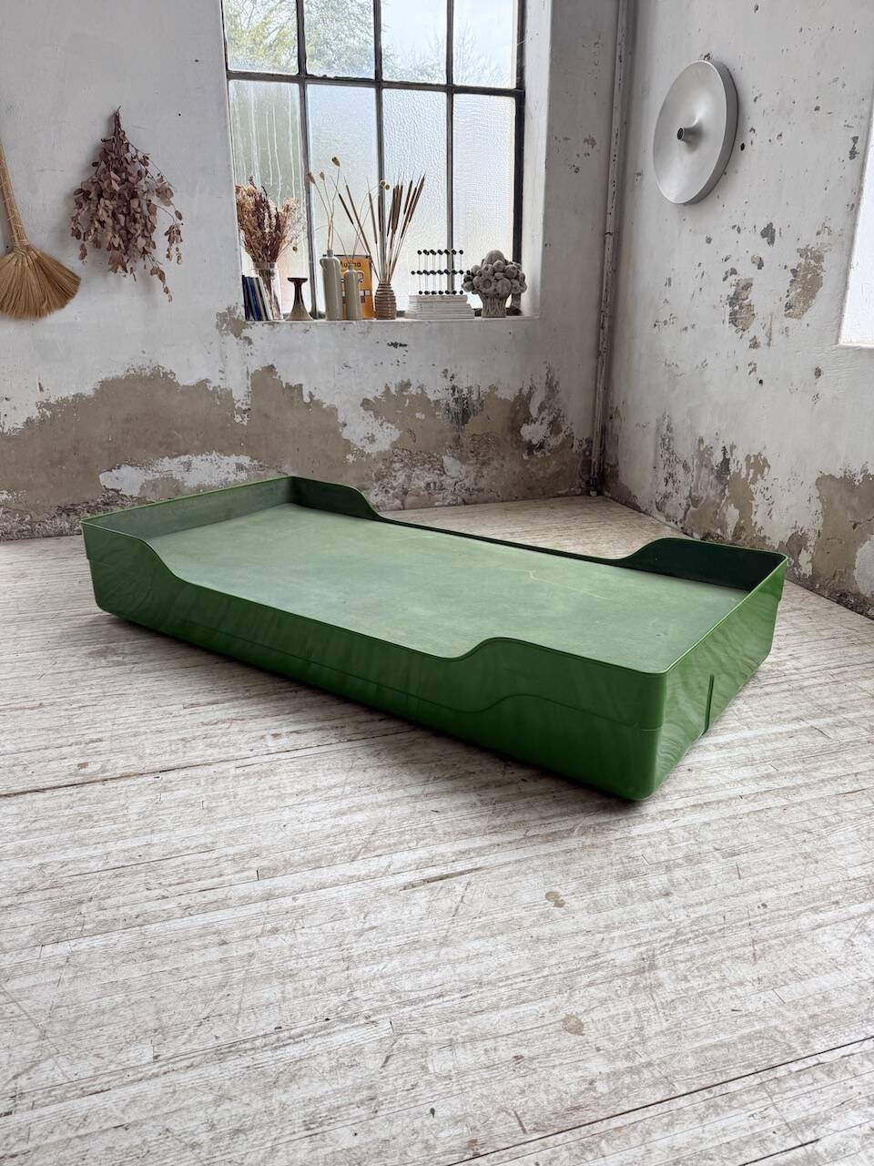 Ozoo single bed by Marc Berthier for Roche Bobois, 1967