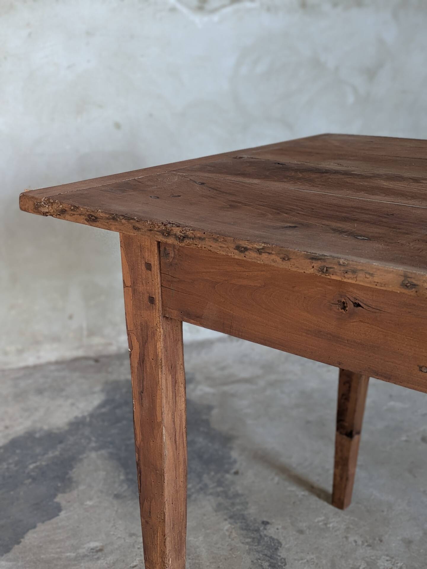 Farm table