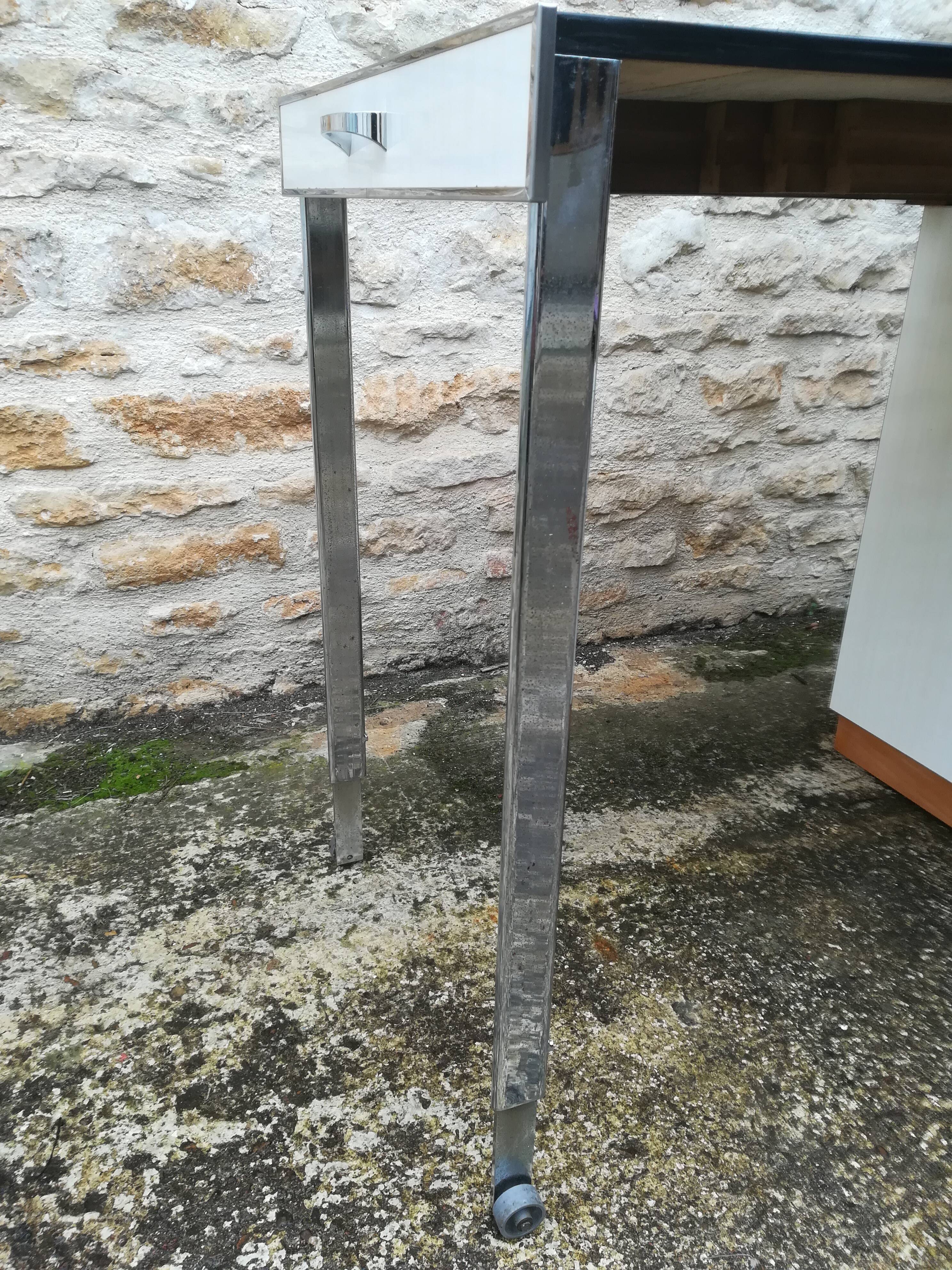 modular or retractable formica wall table