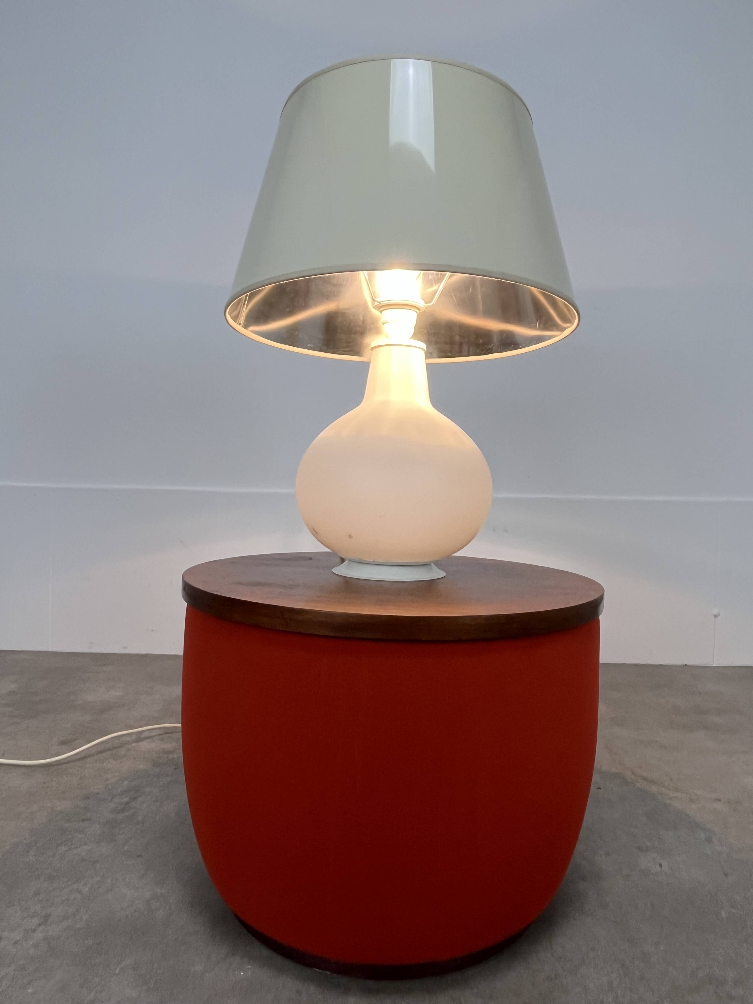 Lampe en verre opalin par Verre Lumière, années 70