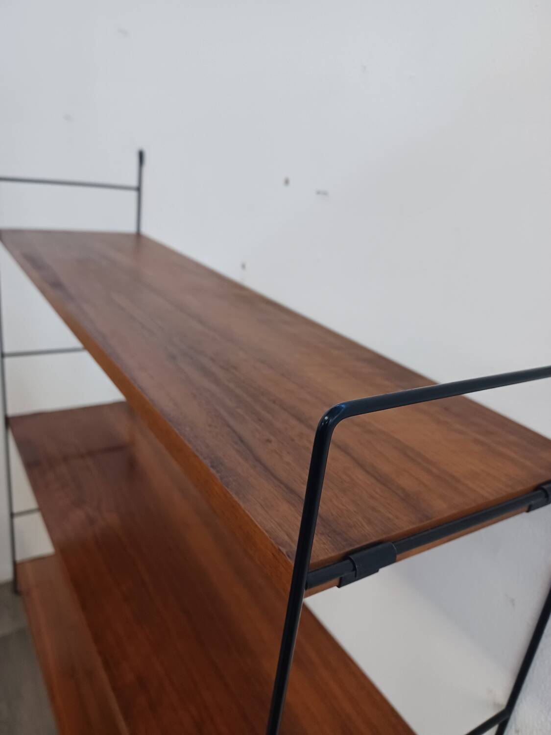 Étagère murale années 60,String,noyer