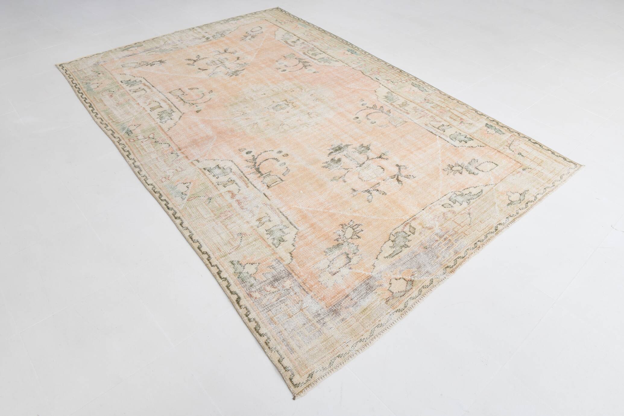 Turkish Vintage Rug, 196x288 Cm