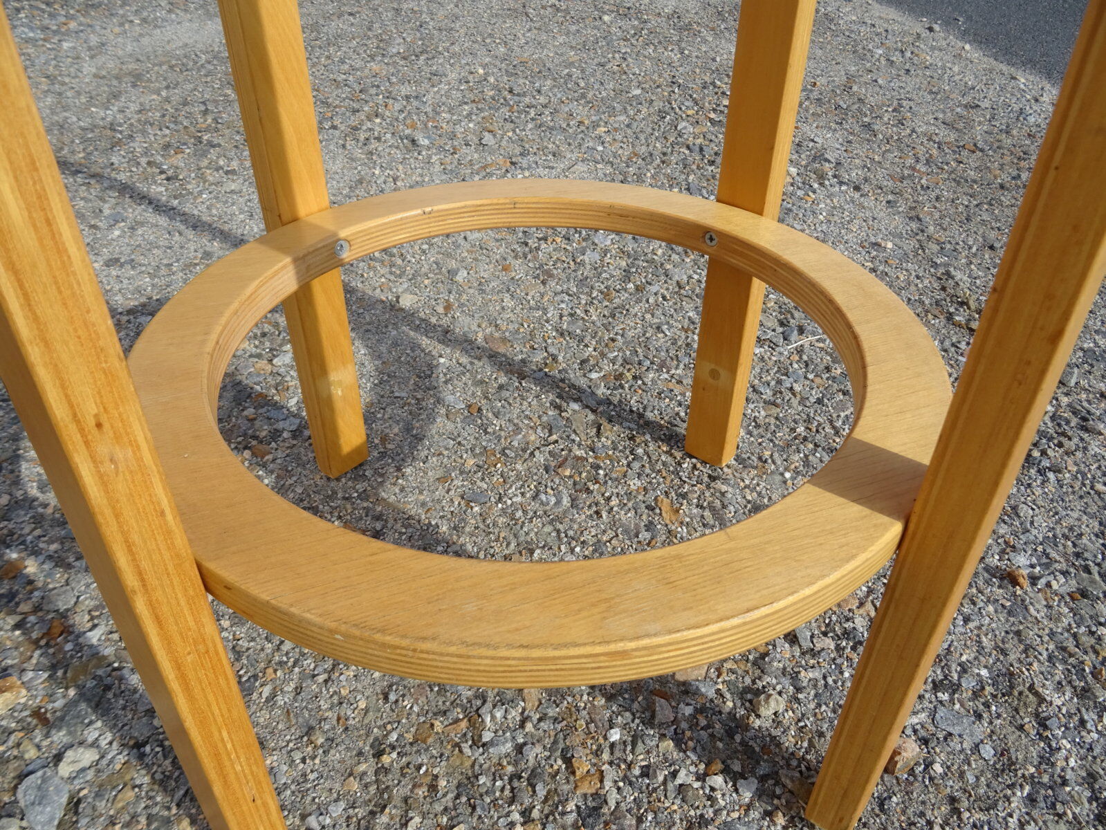 Bar top stool