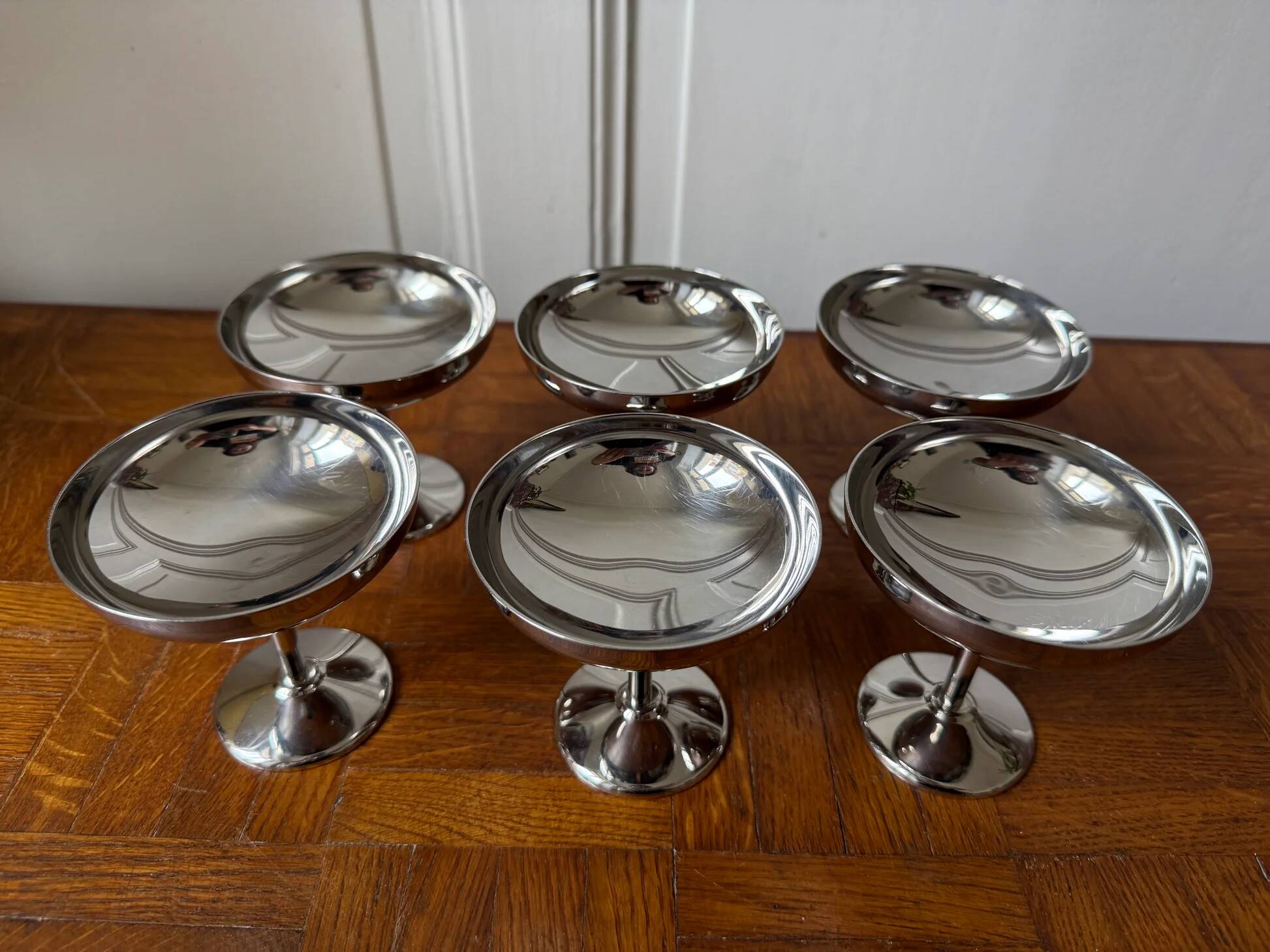 Set of 6 stainless steel footed bowls
