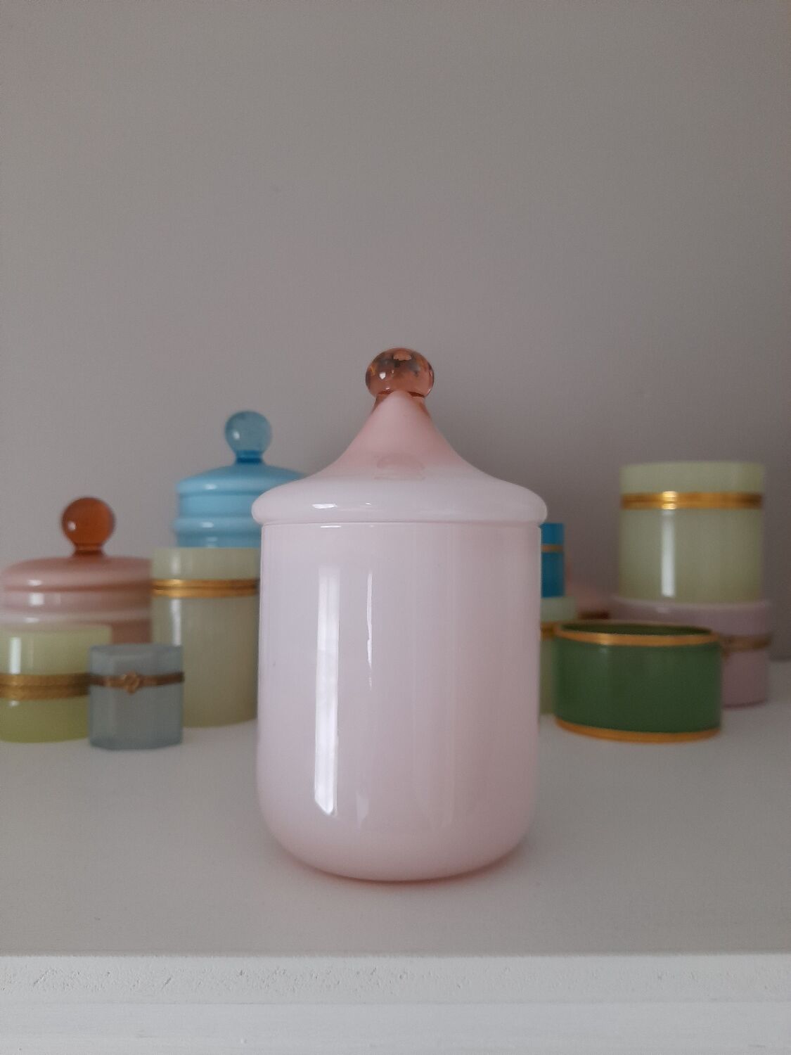 Powder-pink opaline candy box