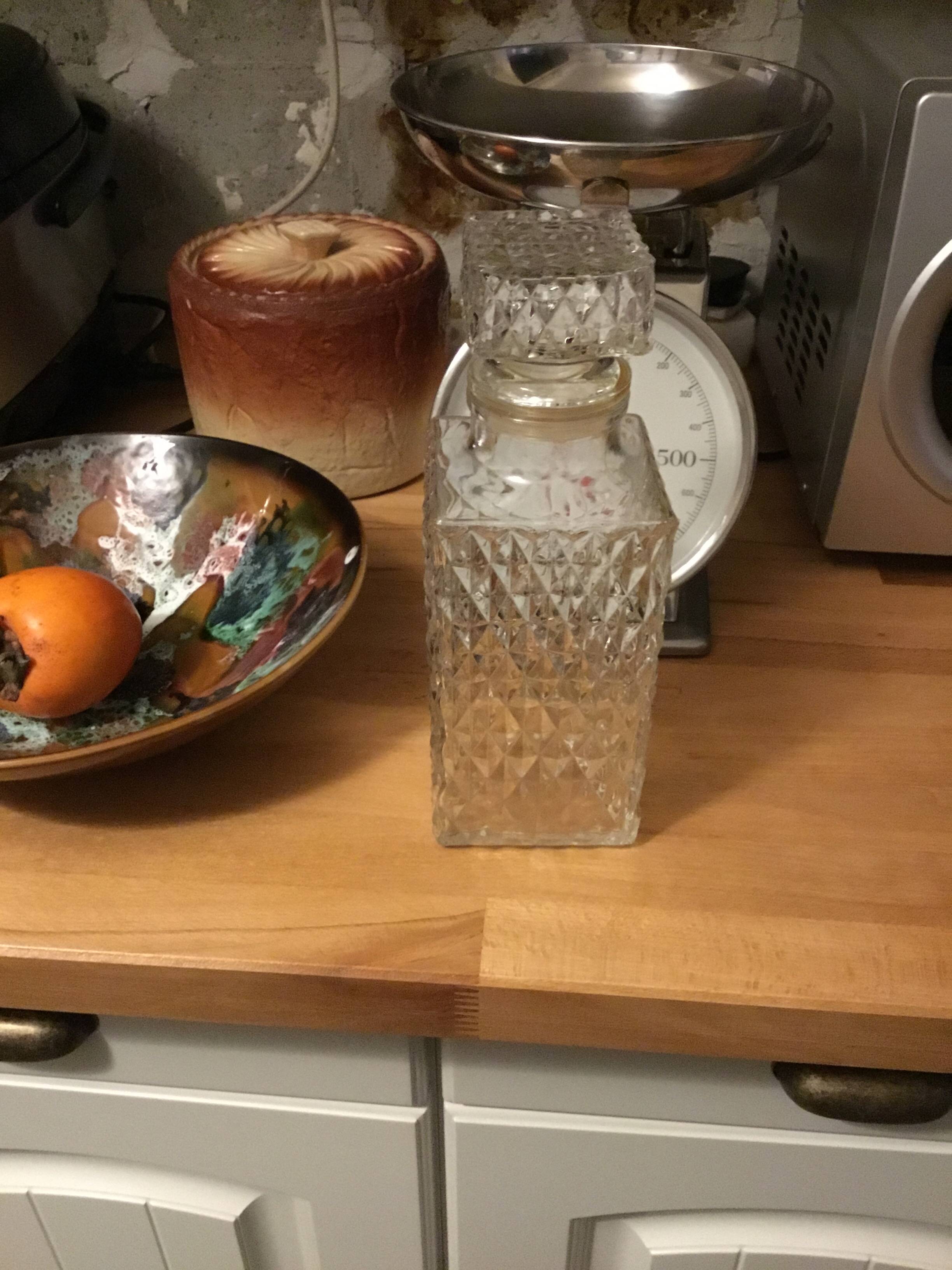 Whiskey decanter