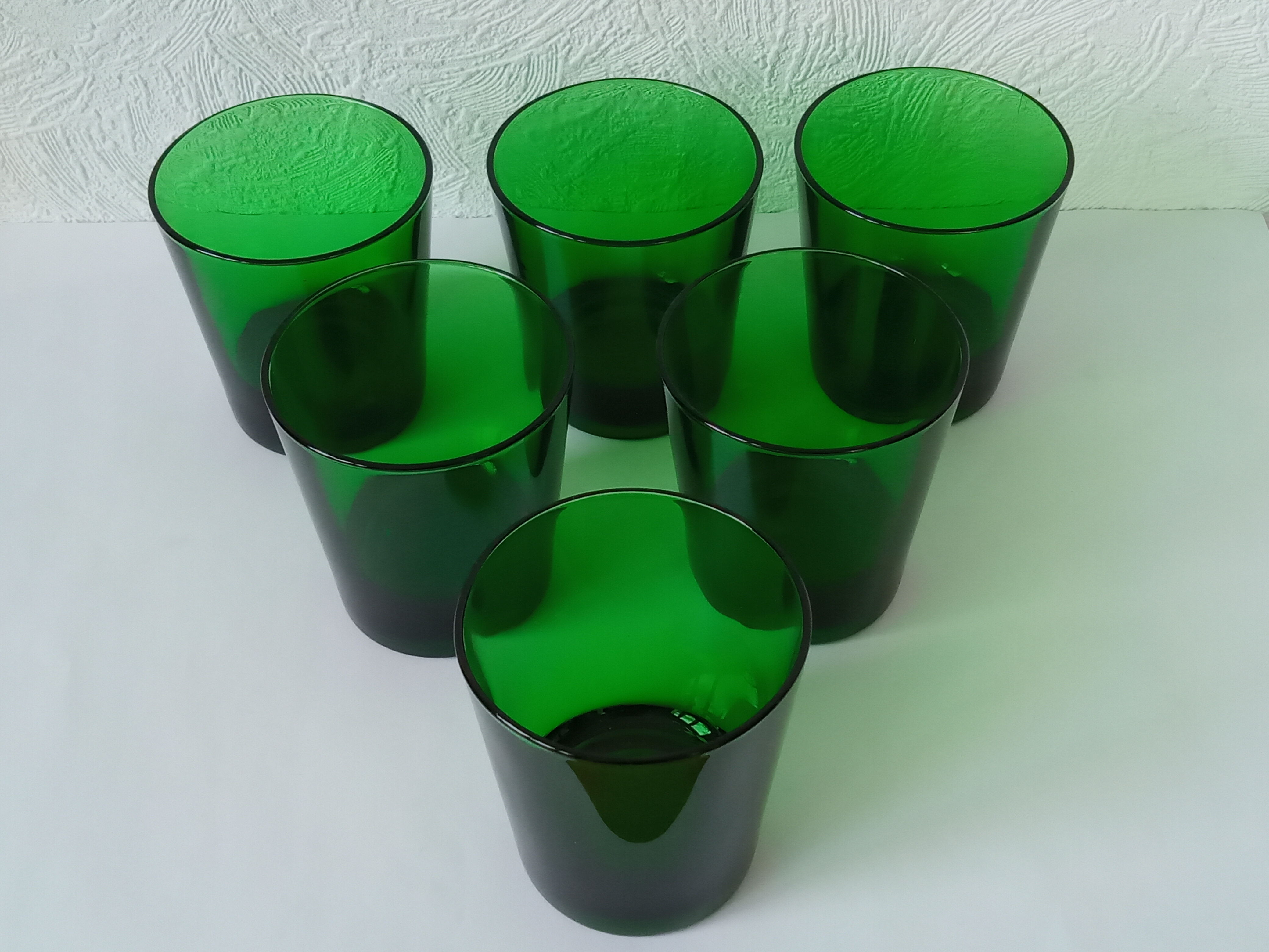 Lot de six verres verts vintage