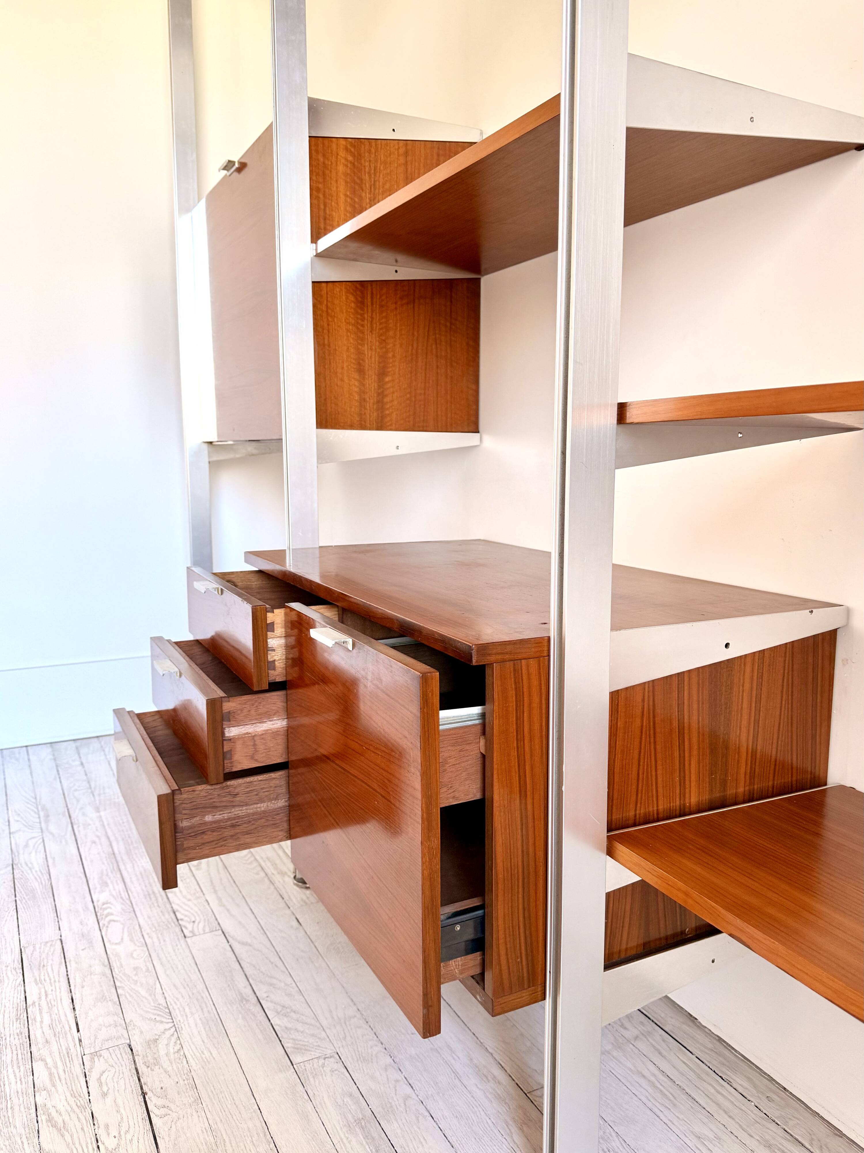 Modular floor library CSS George Nelson by Mobilier International