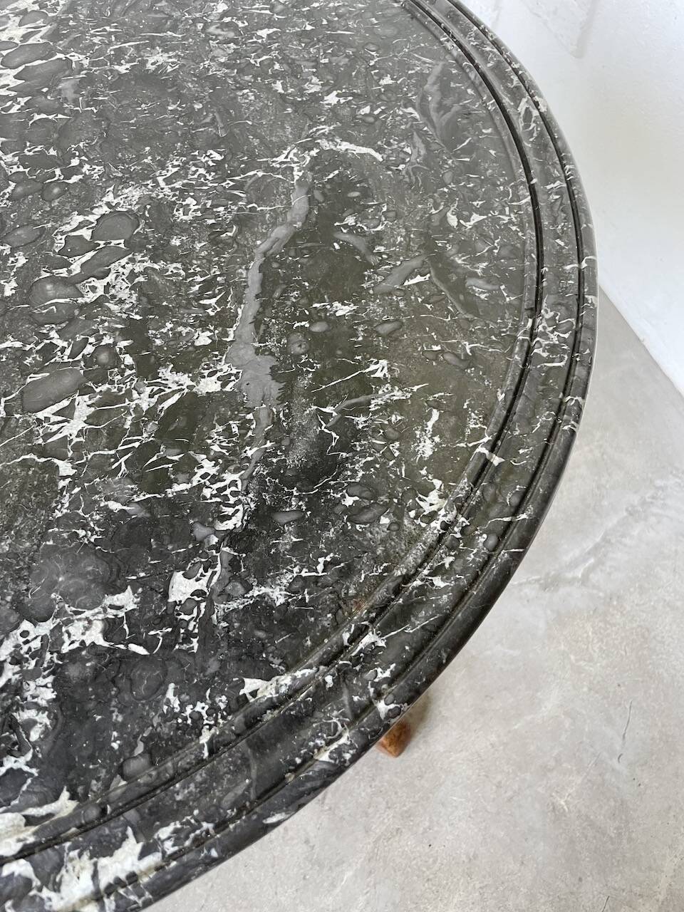 Empire walnut and marble pedestal table, late 19th century