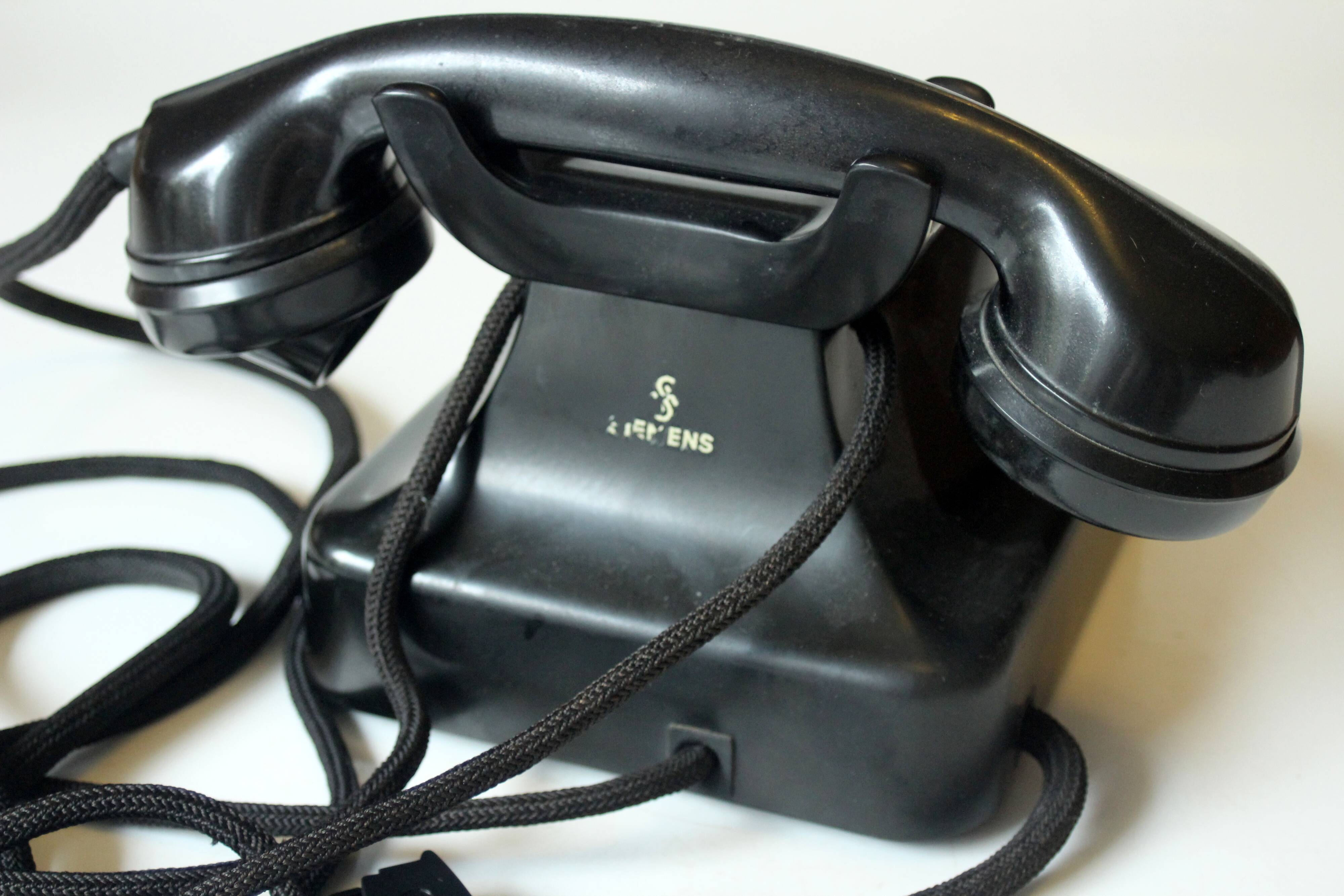 Antique telephone coming from the 1930s, bakelite