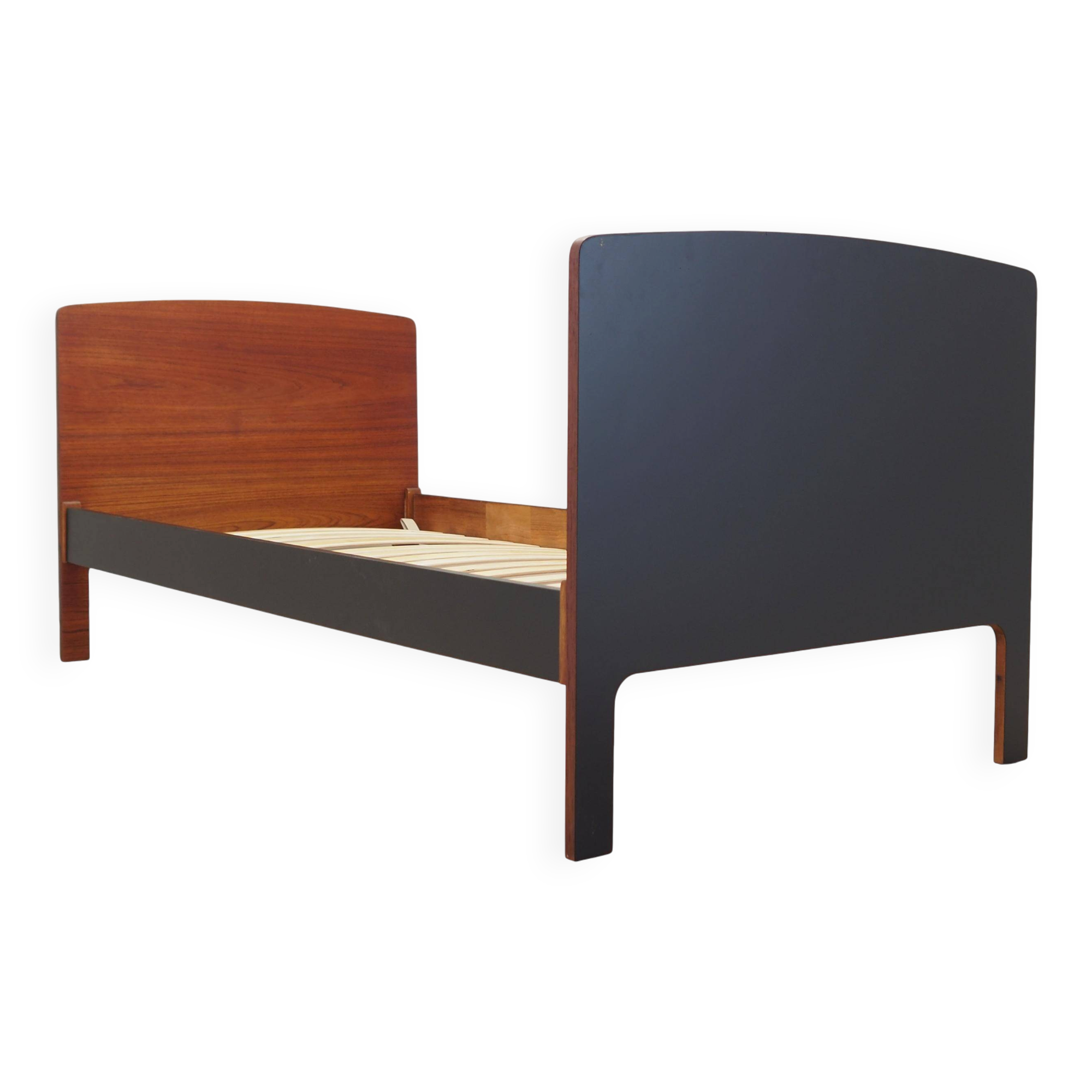 Lit en teck, design danois, années 1970, production : Danemark
