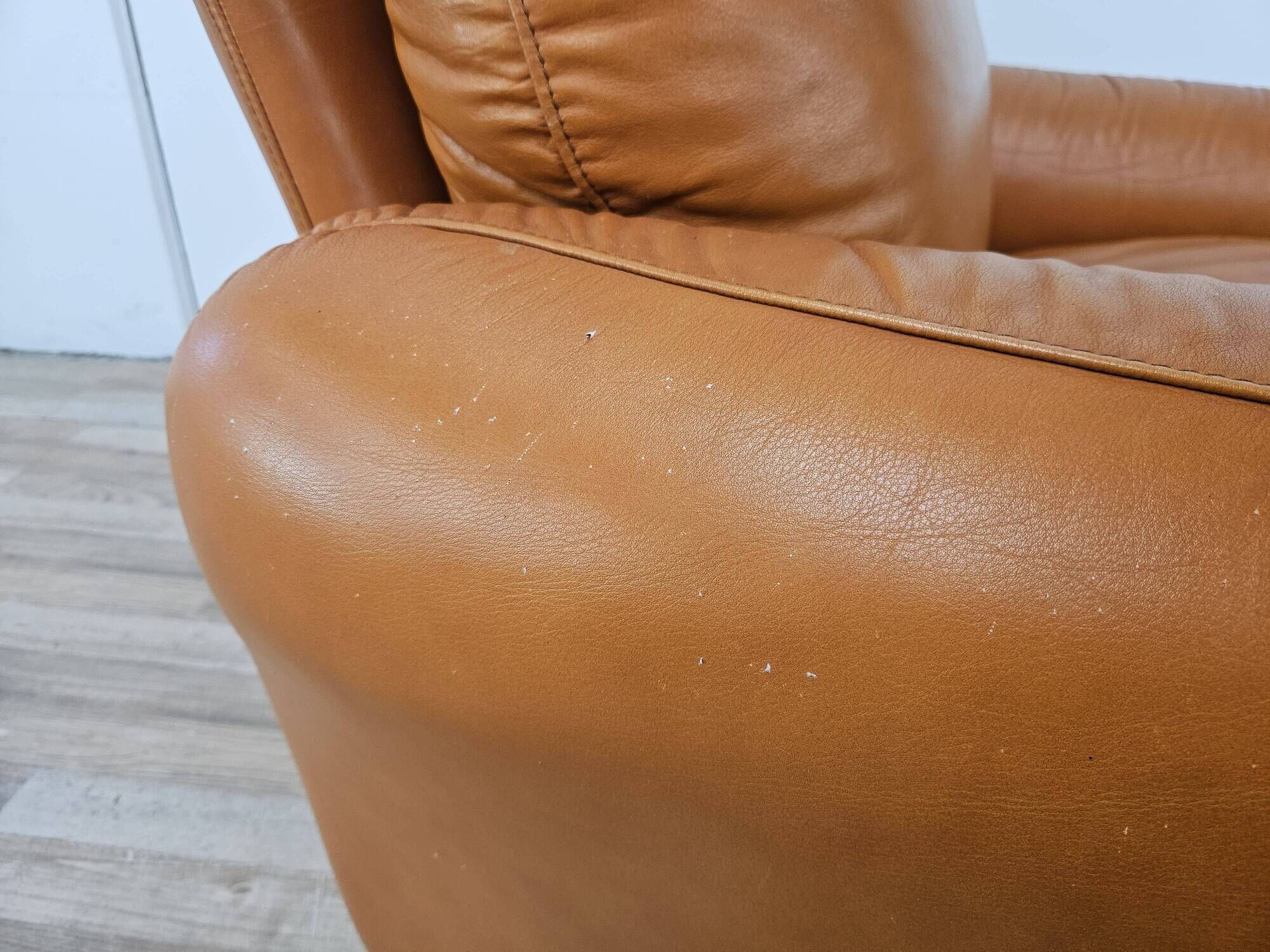 "Piumotto" leather armchair by Arrigo Arrigoni for Busnelli, 1970