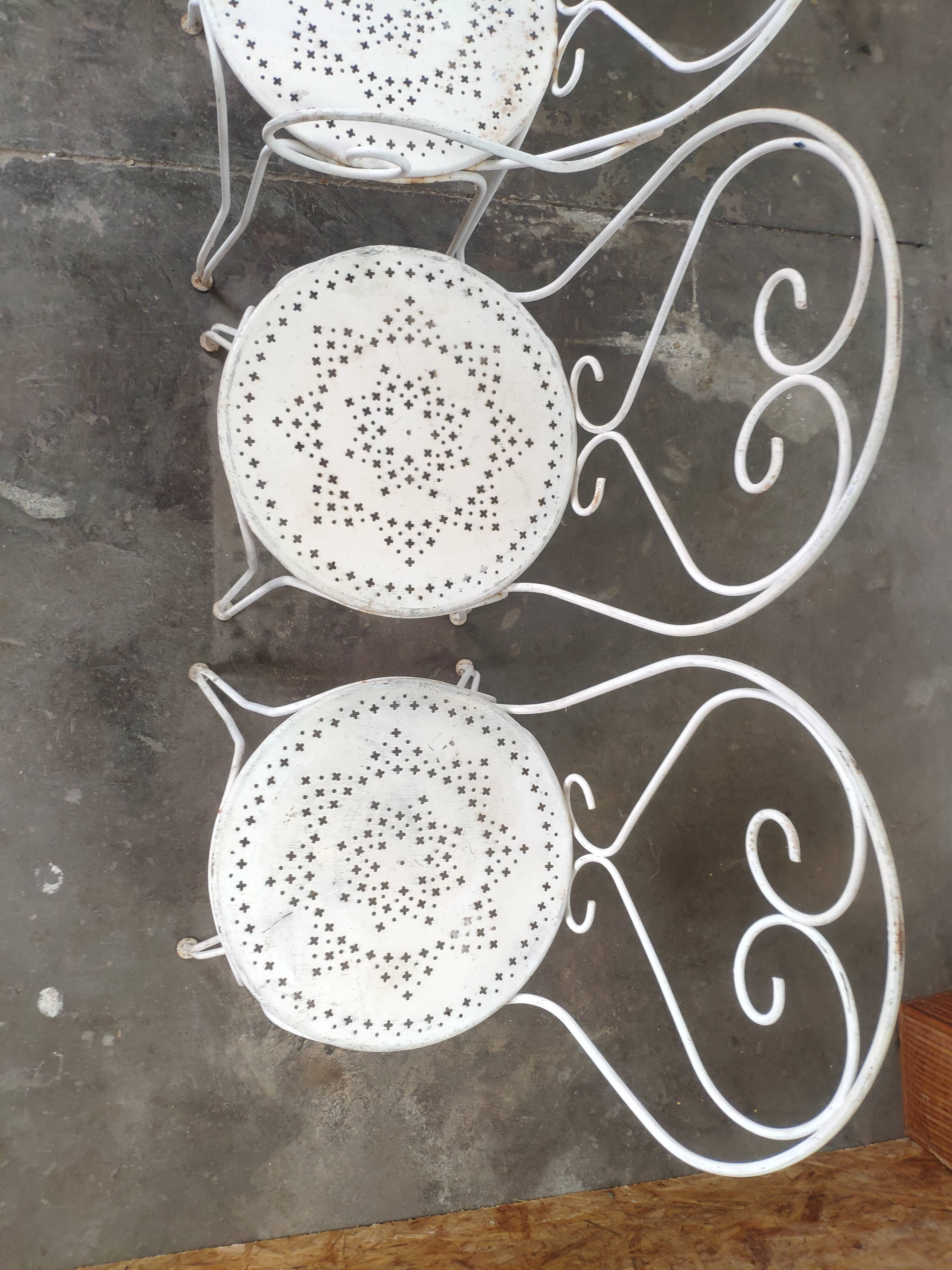Table de jardin et chaises fer forgé blanc ancien