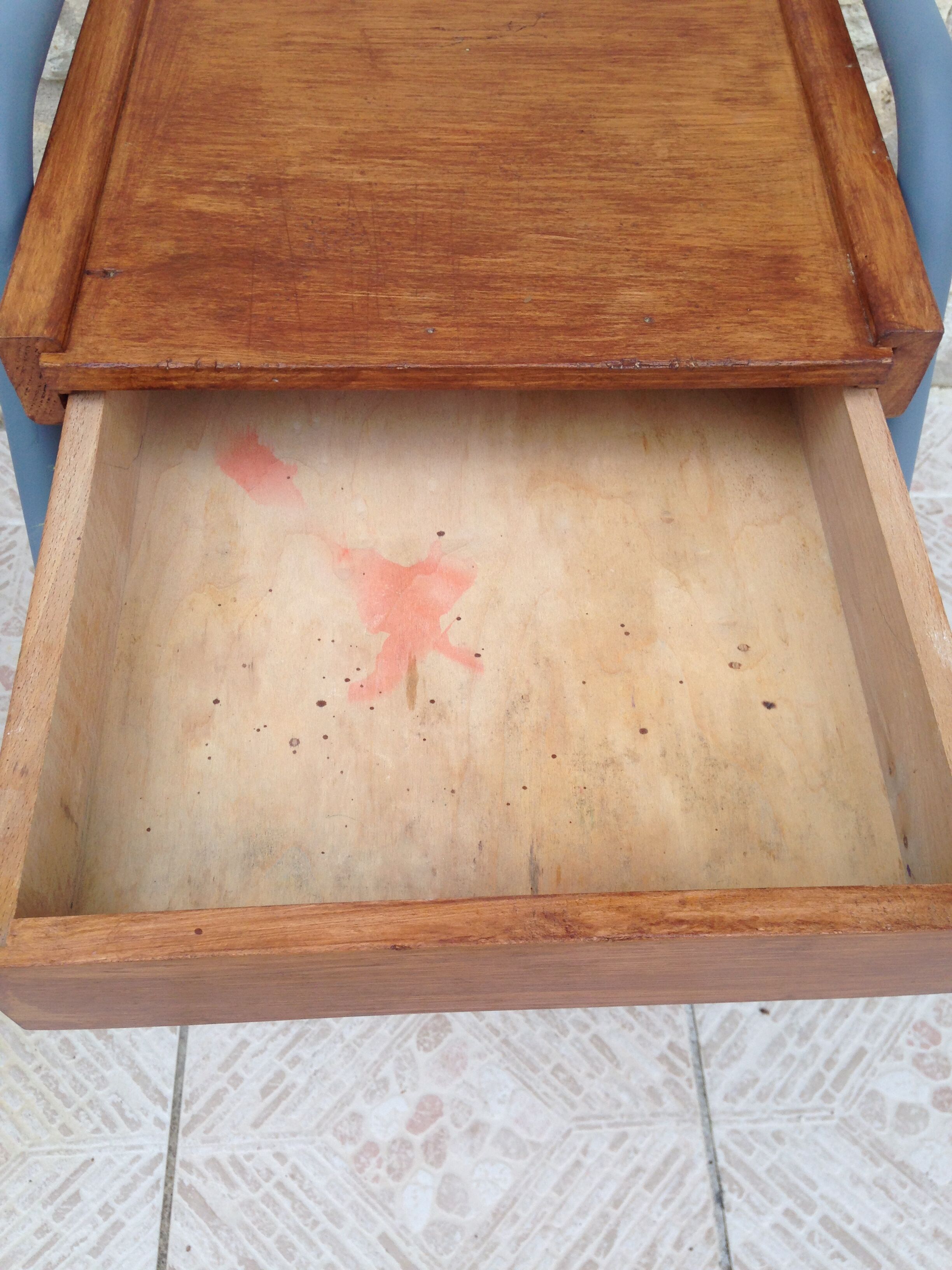 Pair of bedside years 50/60