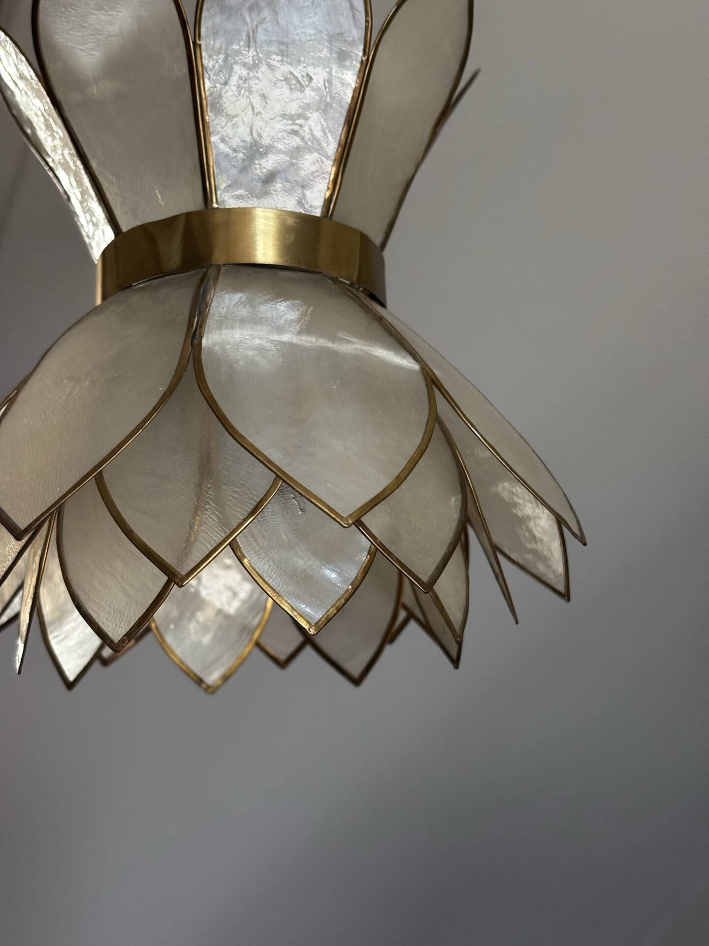 Suspension fleur en nacre