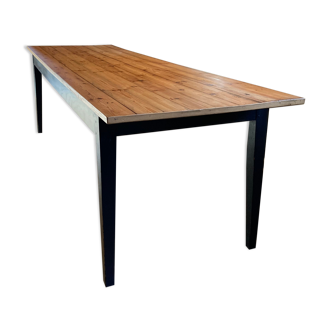 Farm table