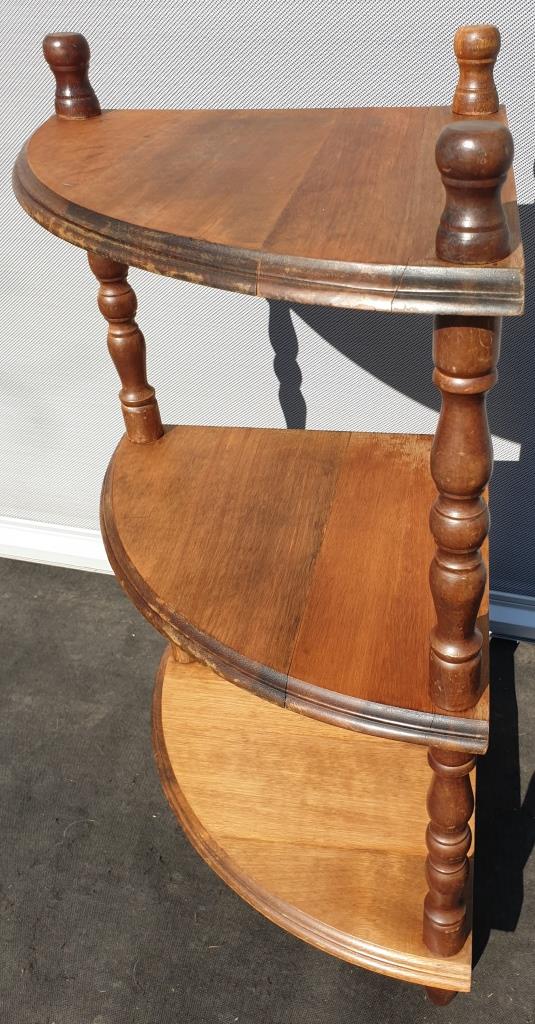 Corner display 3 corner shelves in Walnut