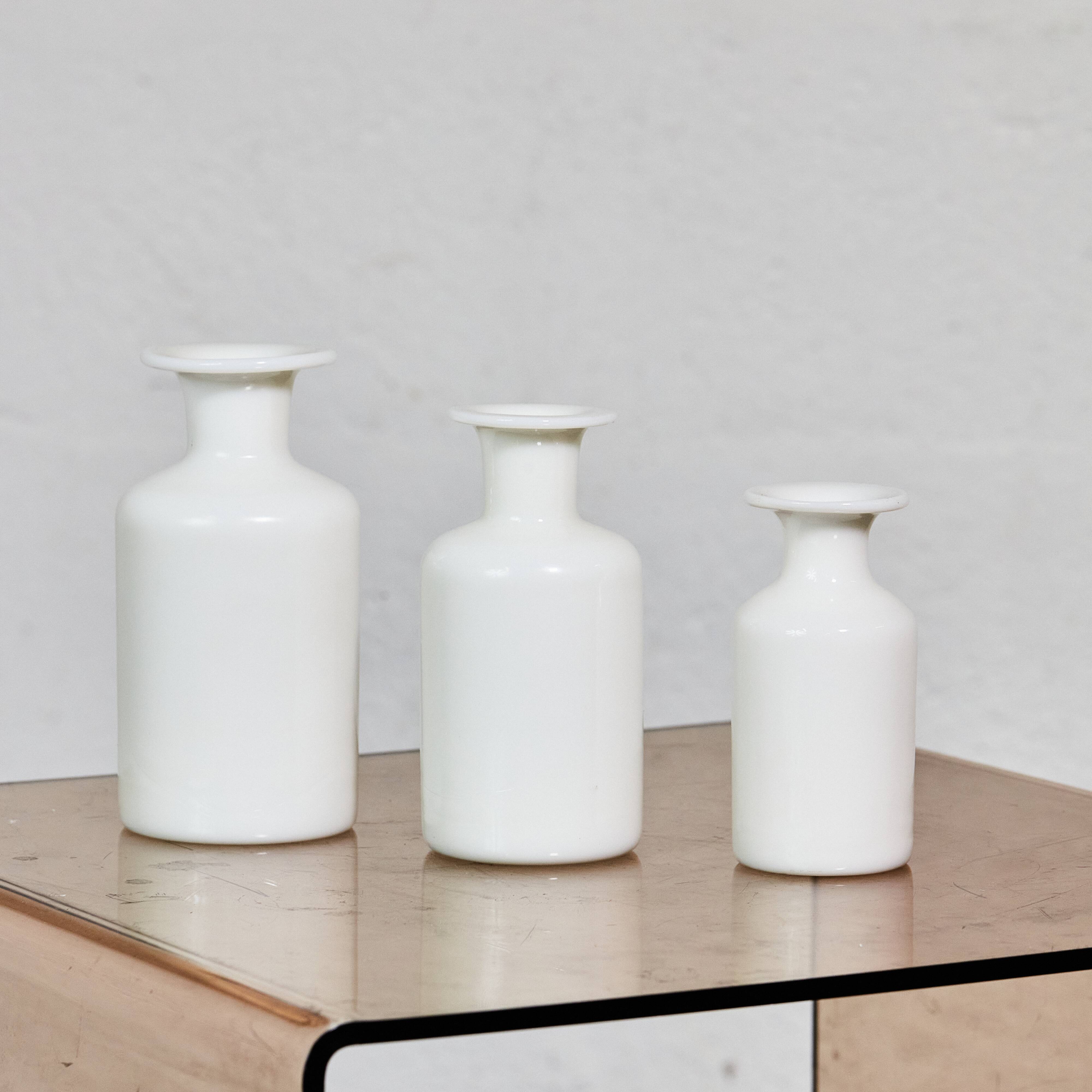 3 vases blanc