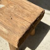 Side table in blond teak openwork tray