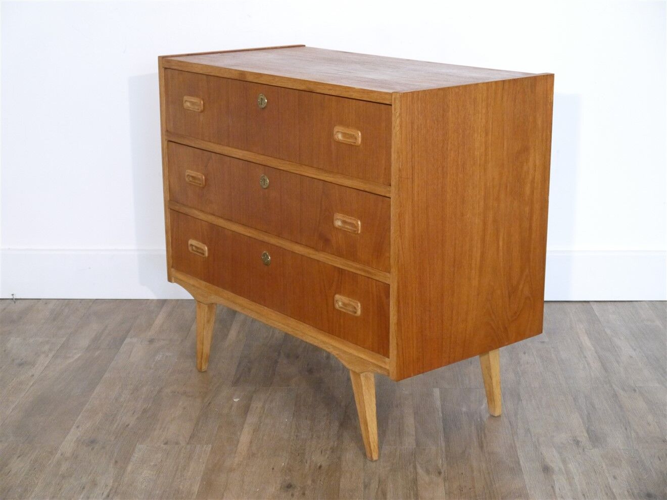 Scandinavian vintage tingk and channel 1960