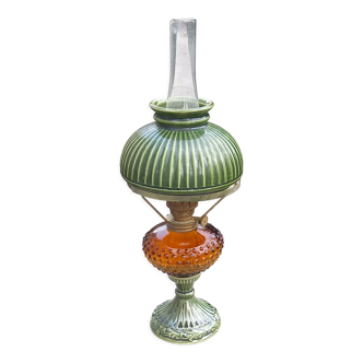 Oil lamp or quinquet in porcelain and glass