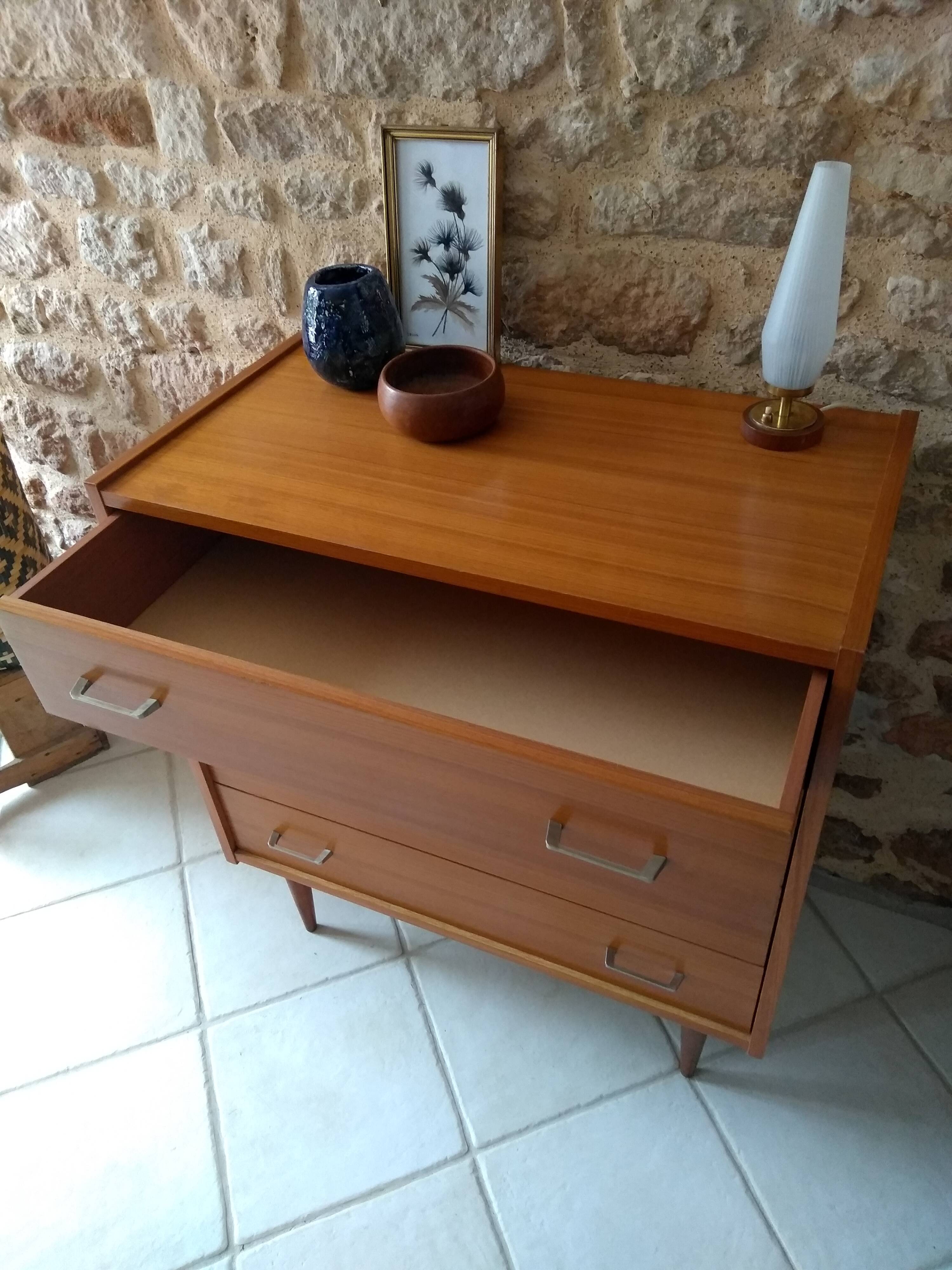 Vintage chest of drawers