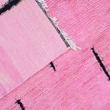 Traditional handwoven Berber rug in pink, size 150x250 cm.