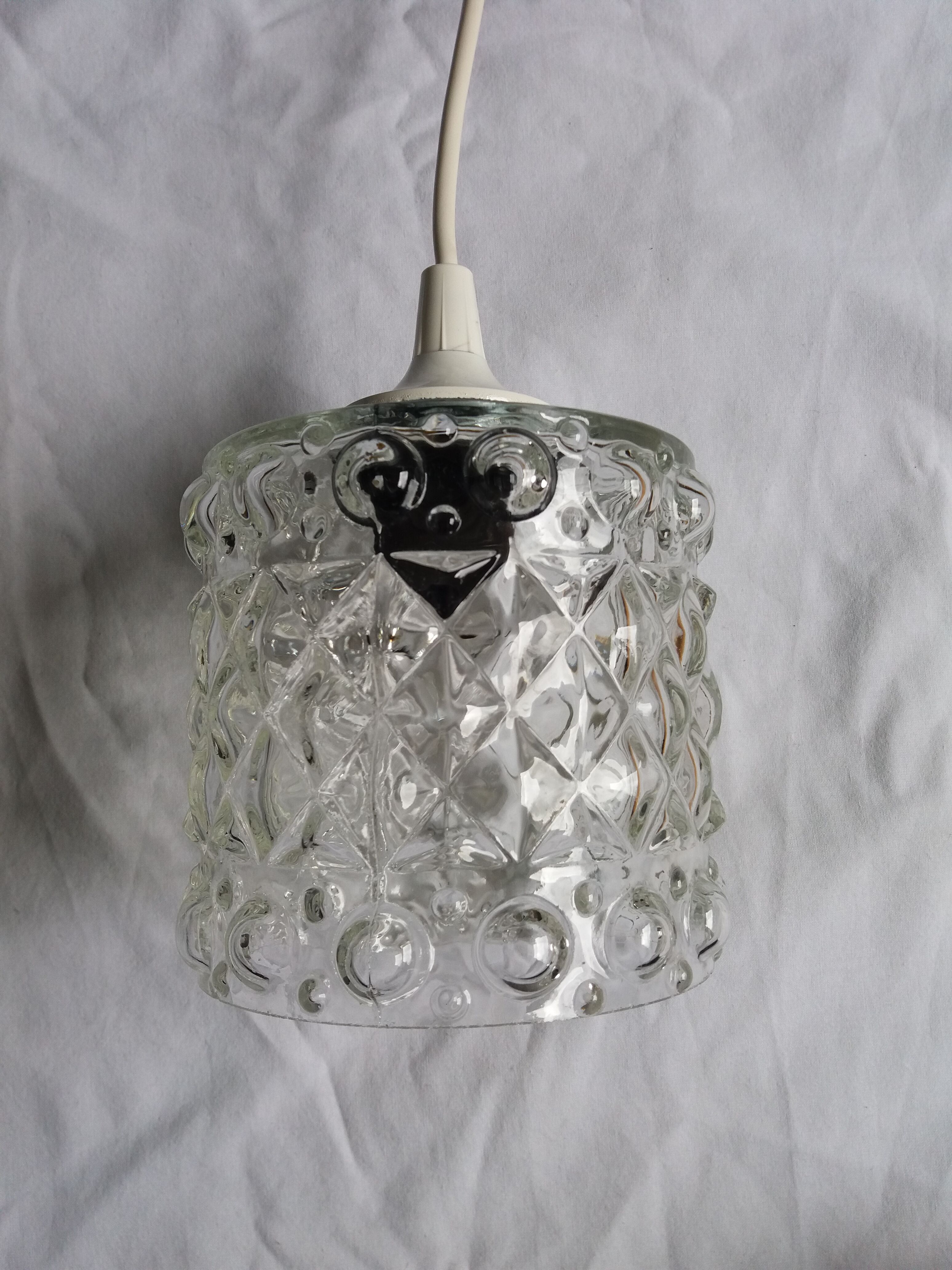 Moulded glass suspension