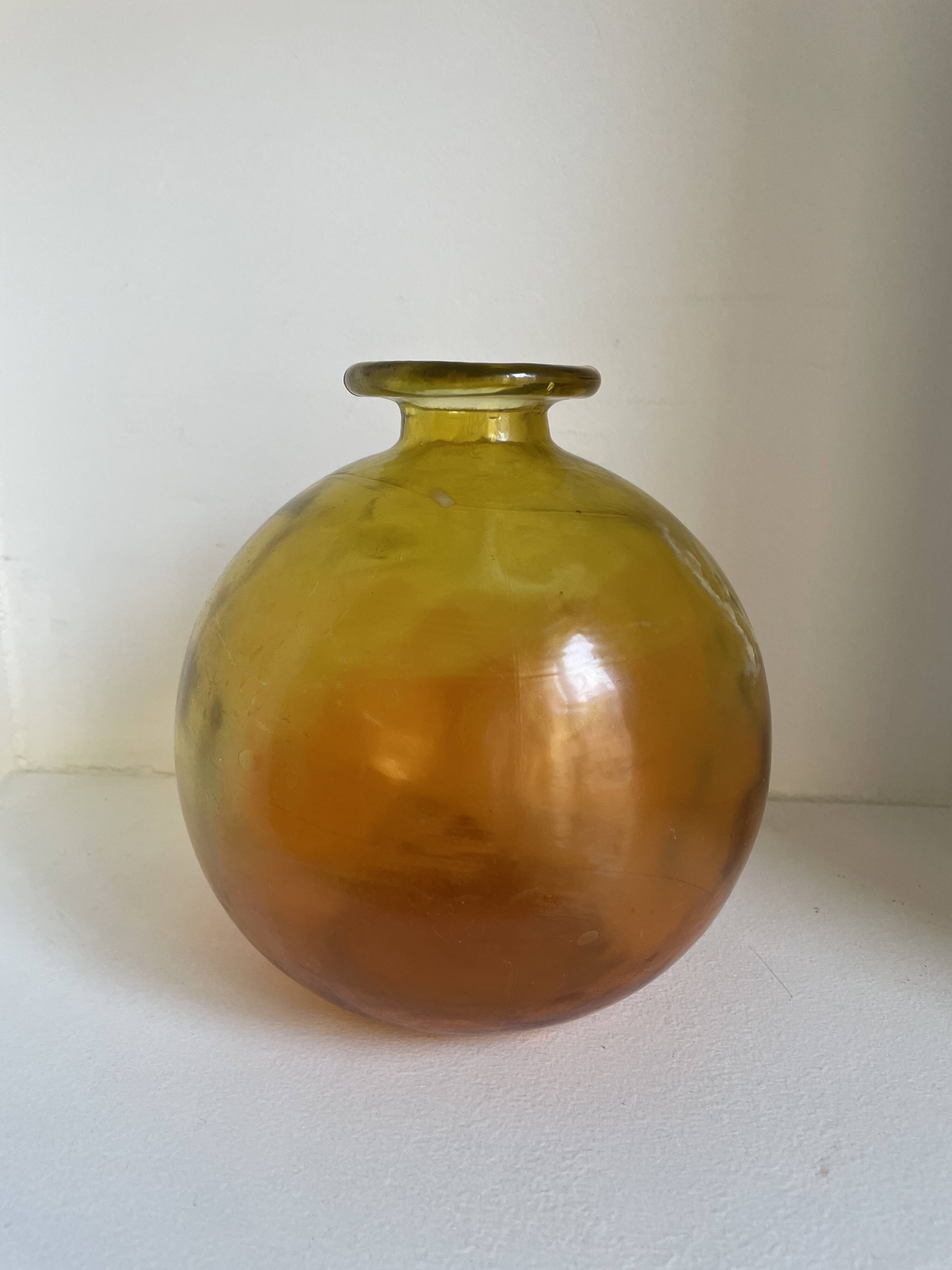 Set of 17 decorative items
