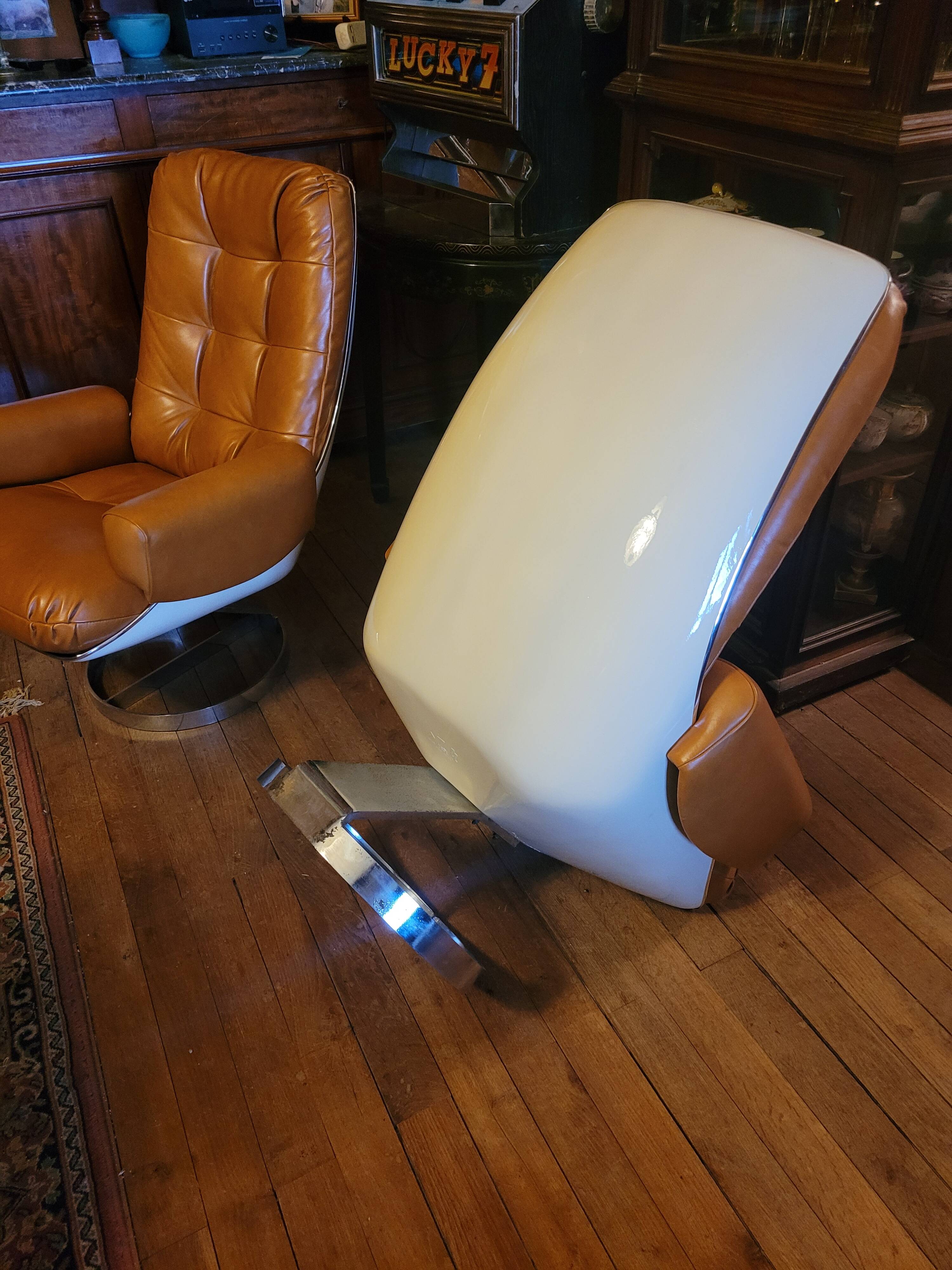 Pair of 70s armchairs