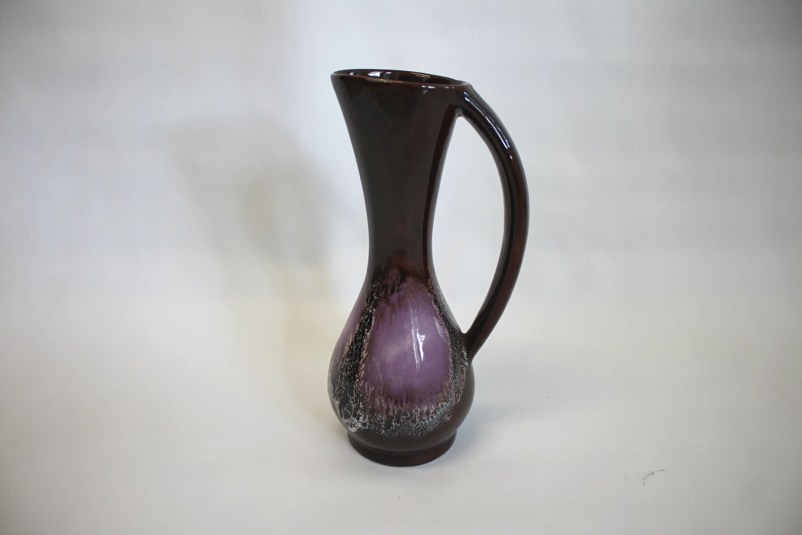 Vallauris vase tones purple and chocolate