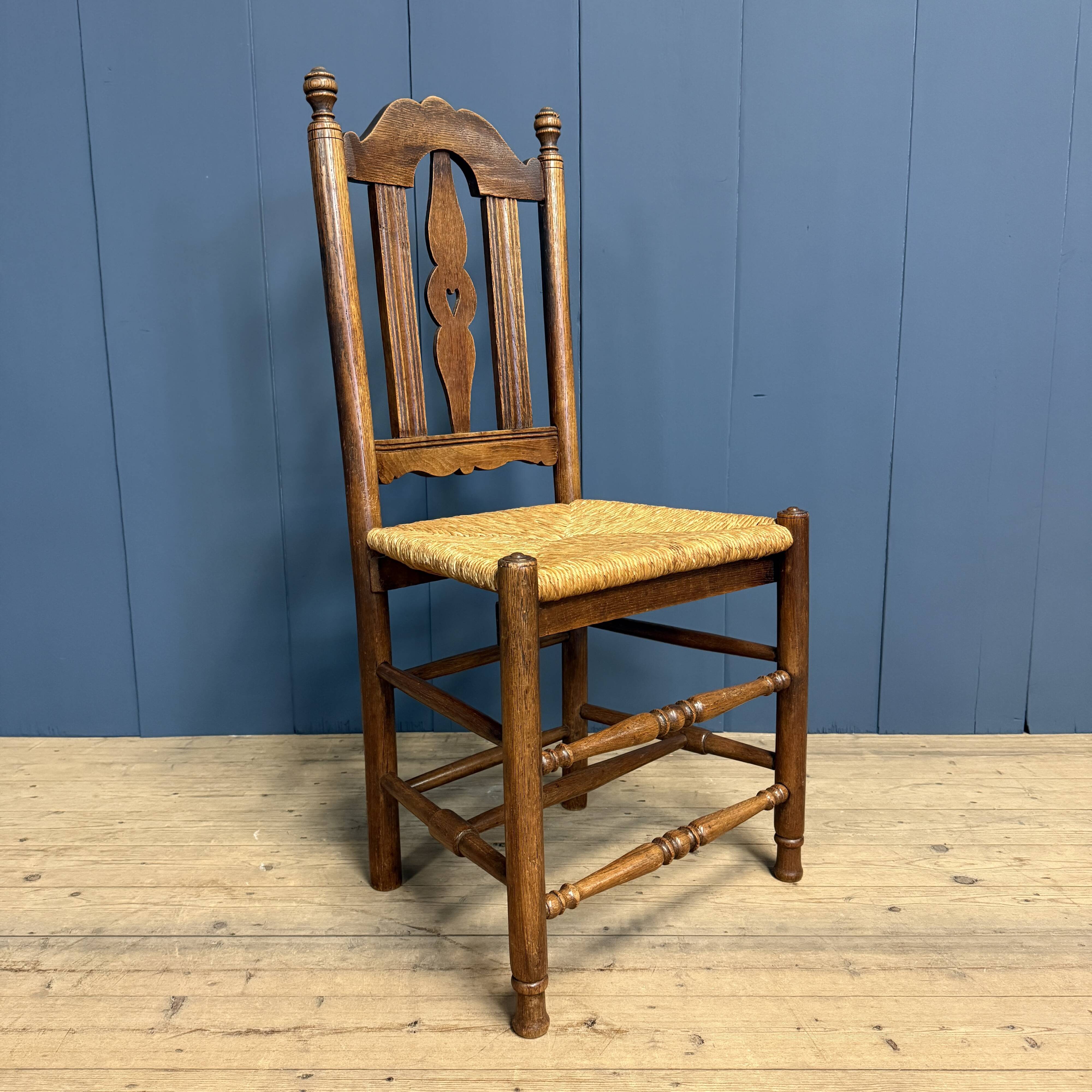 Dutch chair in oak with a straw seat