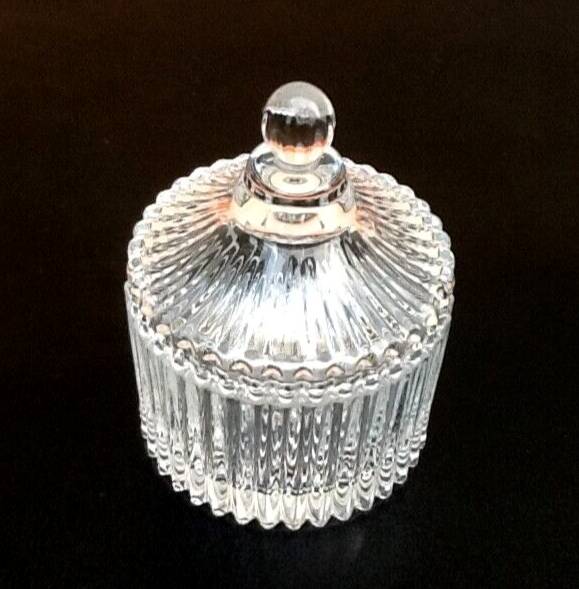 1960s pot with lid (fleur de sel..) ribbed transparent glass