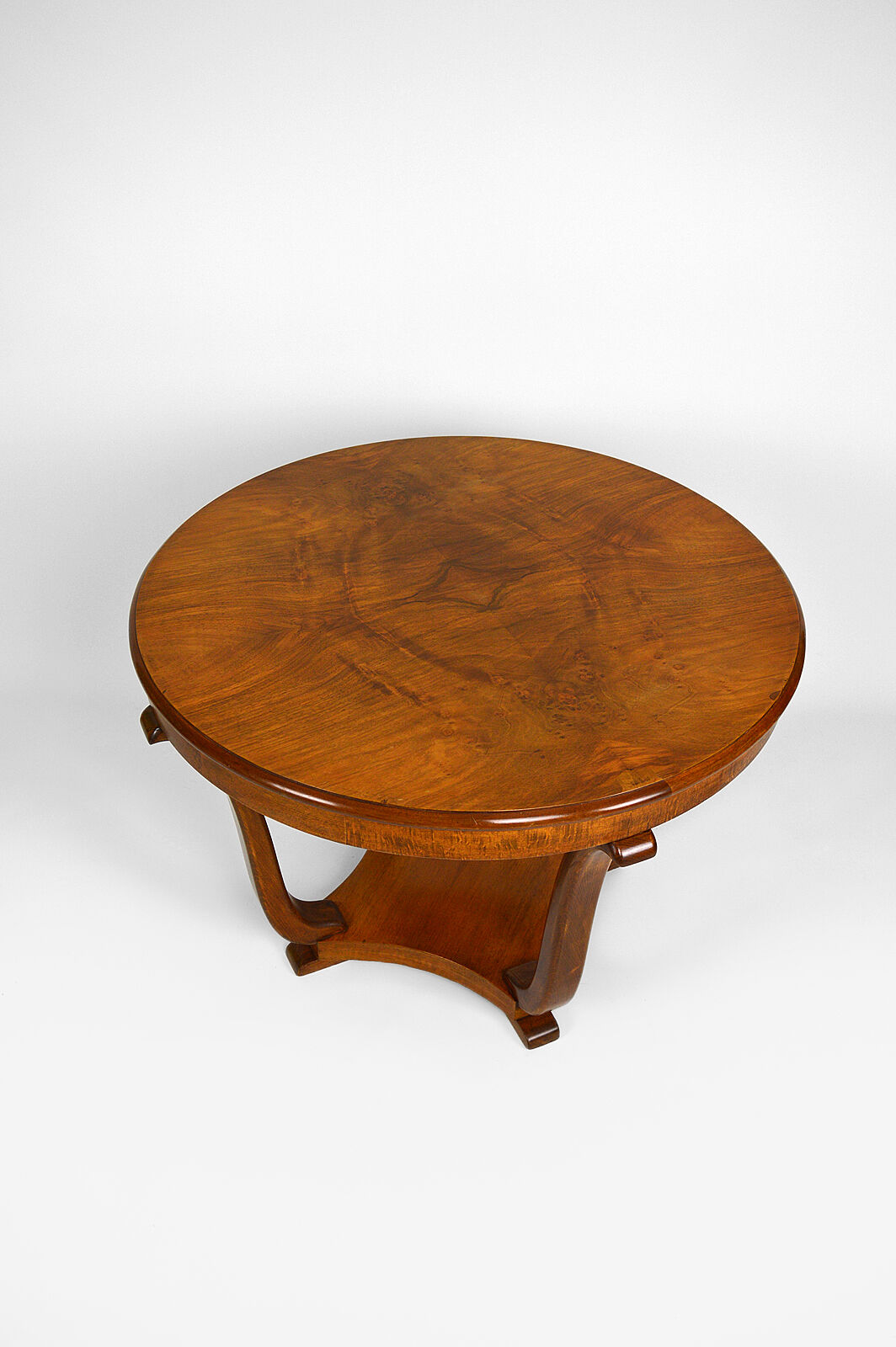 Round Art Deco pedestal table in walnut veneer circa 1930