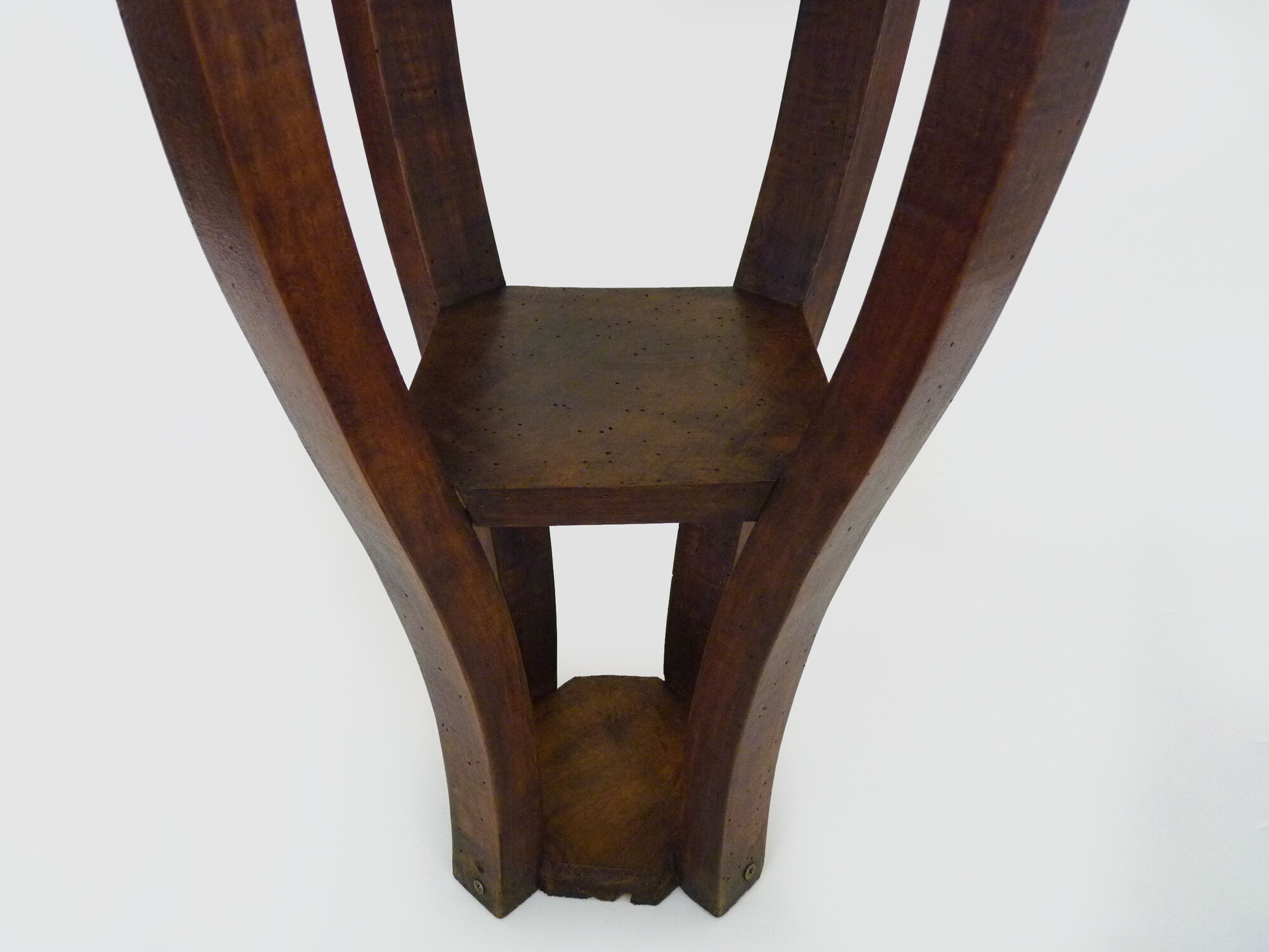 Sharness, wooden Art Deco plant holder, feet in an arc. Art Deco era