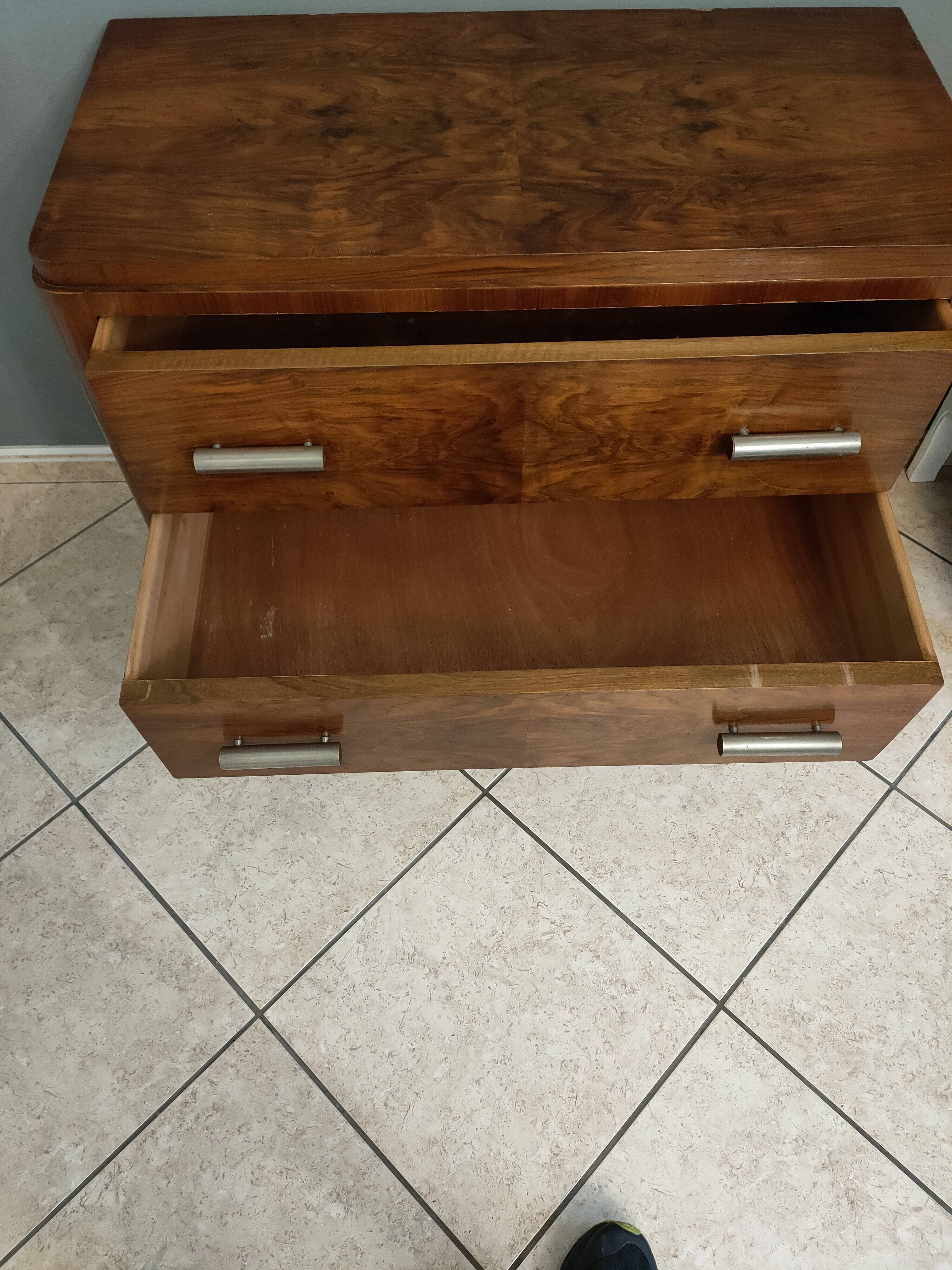Commode art deco en noyer et ronce de noyer