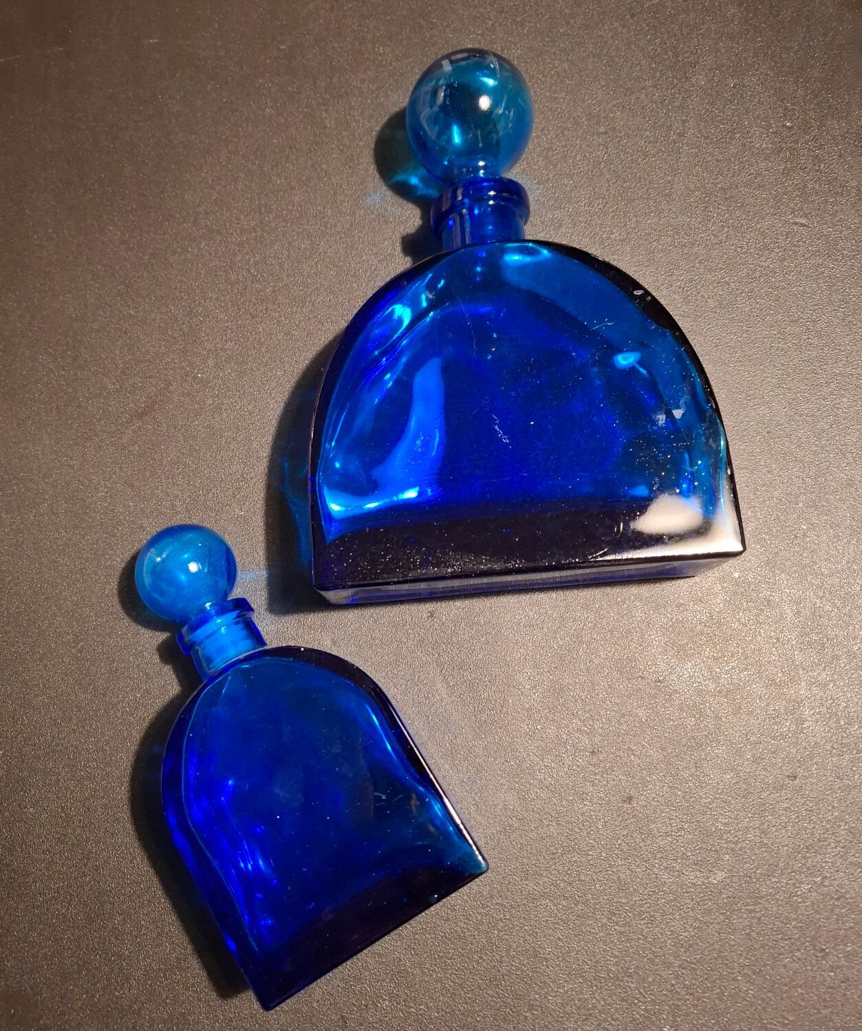Lot de 2 carafes artisanales