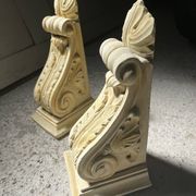 Serre-livres en platre mouluré