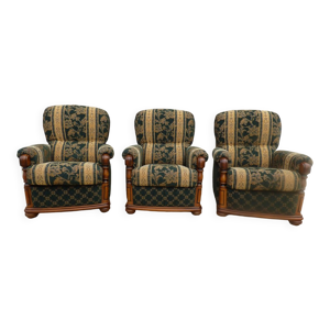 Trois fauteuils en bois - velours