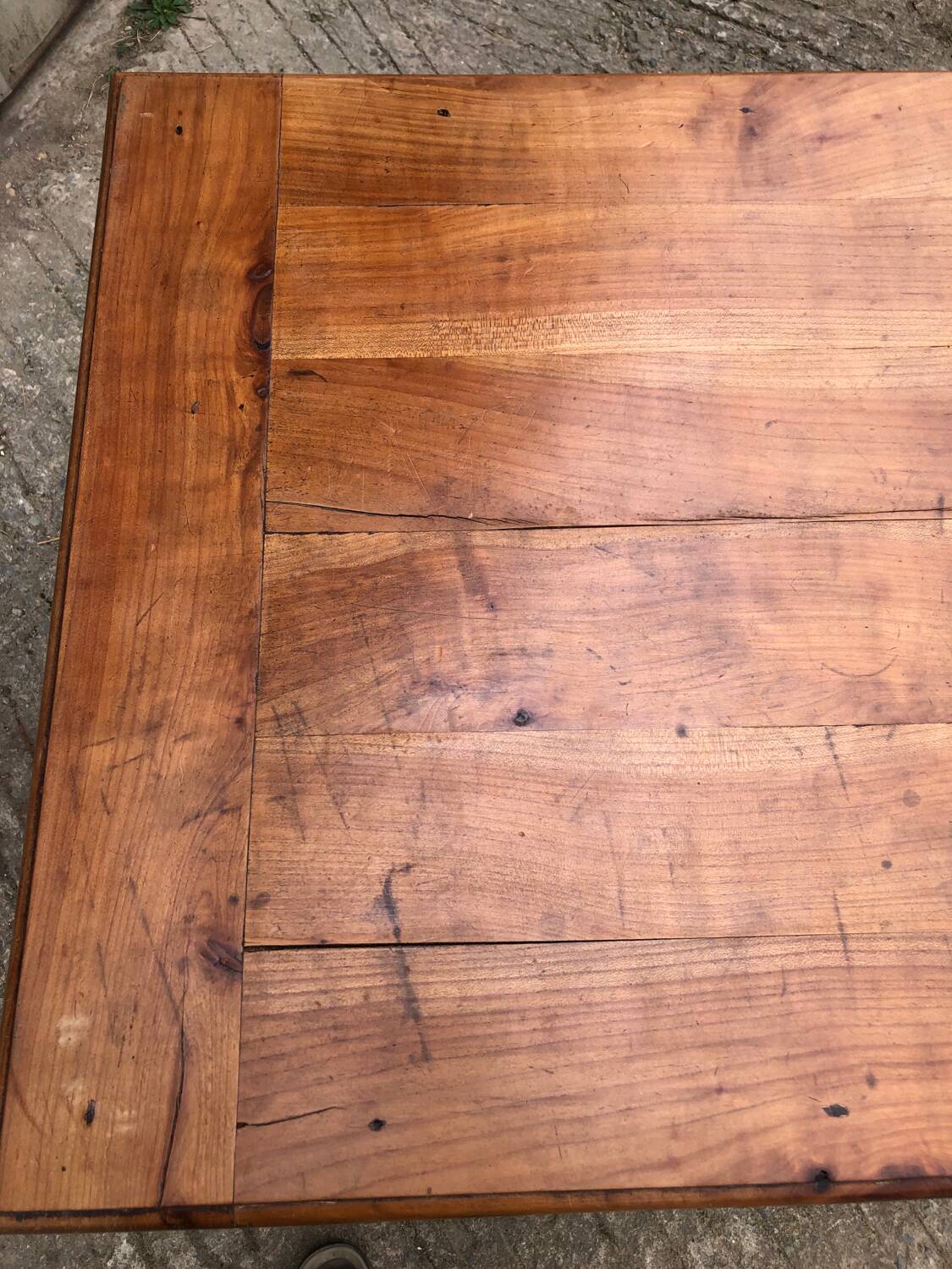 Antique cherry farmhouse table with 2 drawers and 1 pull-out