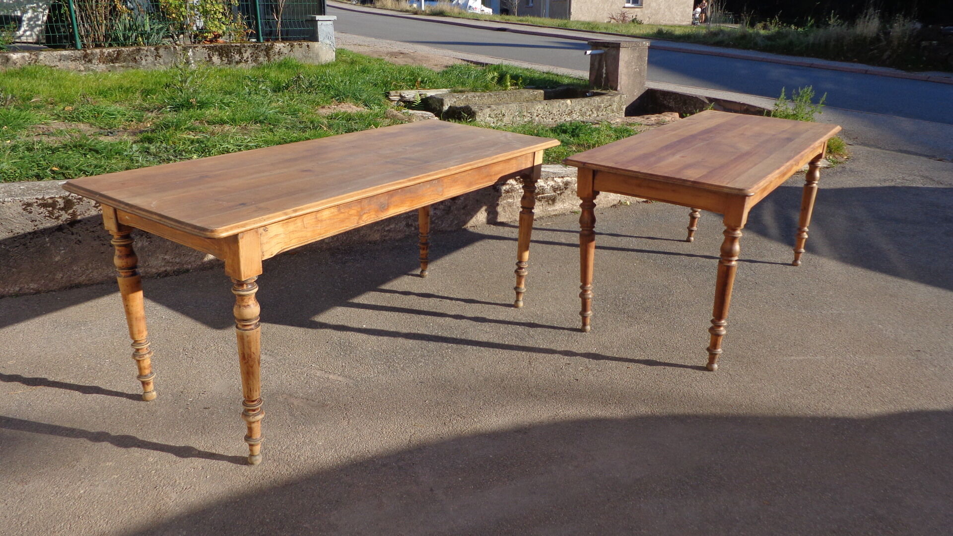 Paire de tables bistrot bois