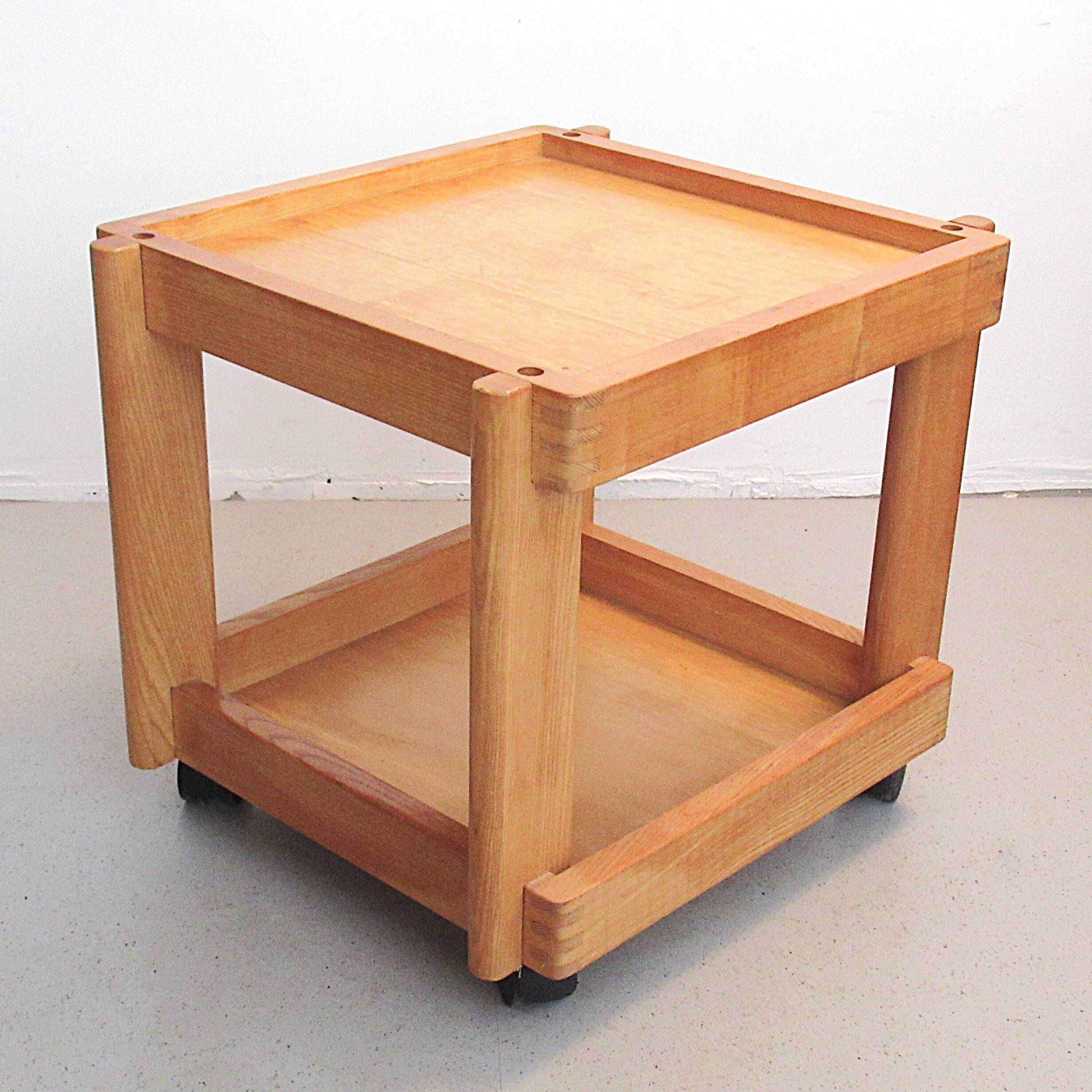 Table d'appoint cubique scandinave circa 1970