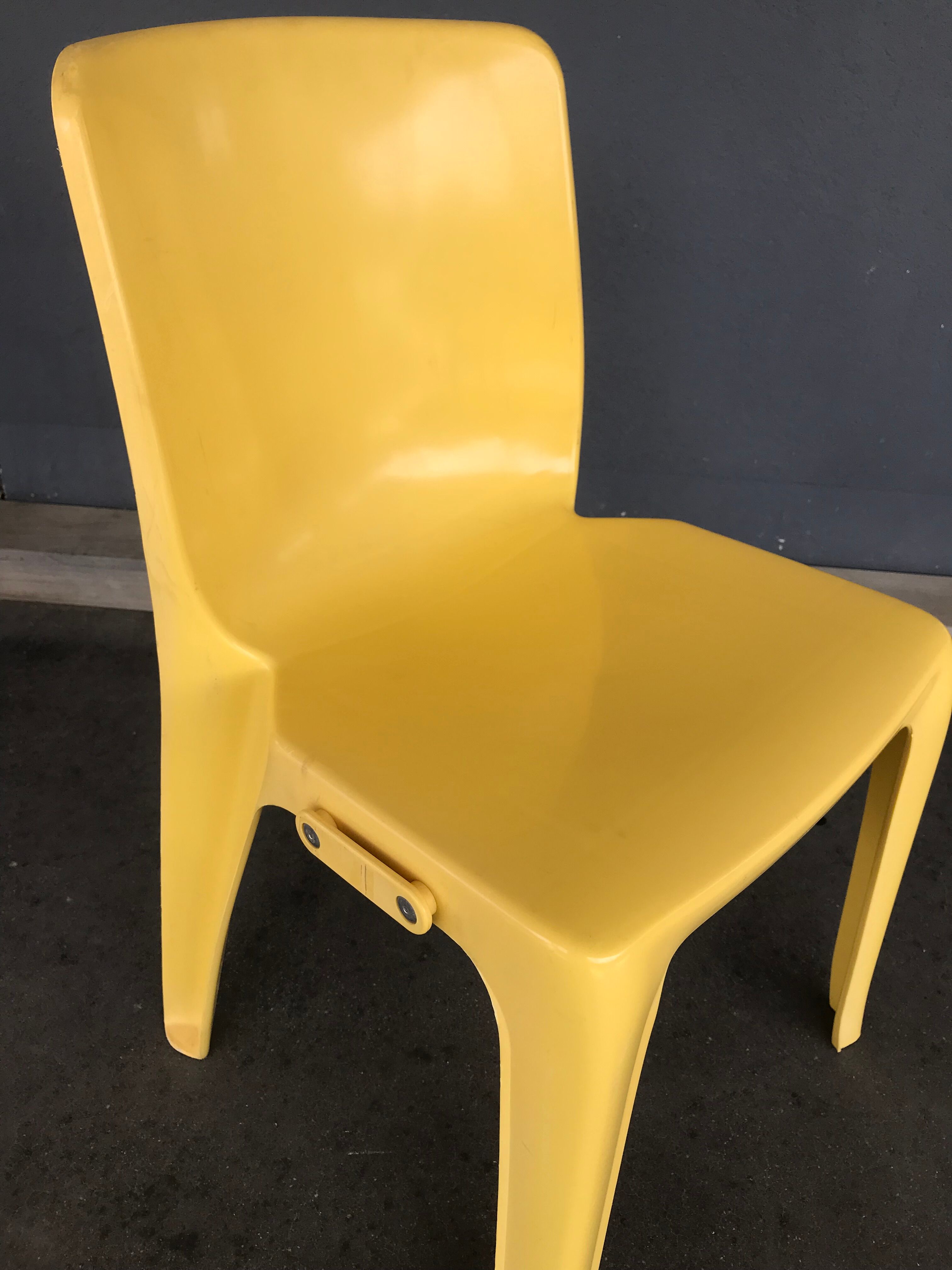 Monobloc chair Grosfillex 80's