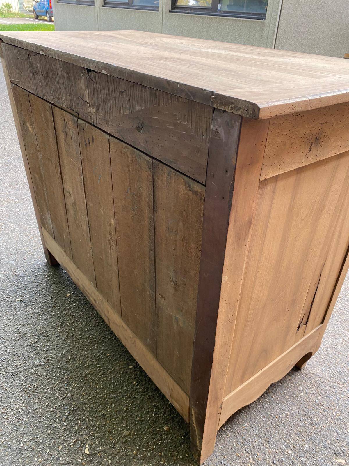Louis XV buffet renovated in solid oak from the 18th century.