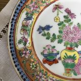 Vintage decorative plate in Chinese porcelain