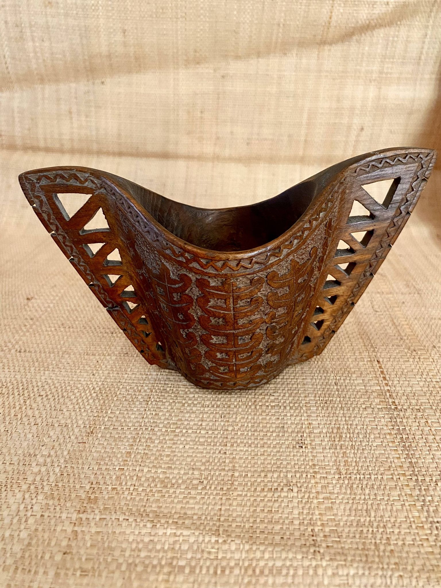 Vase de mariage sculpté, 1967