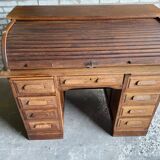 U.s. desk in oak